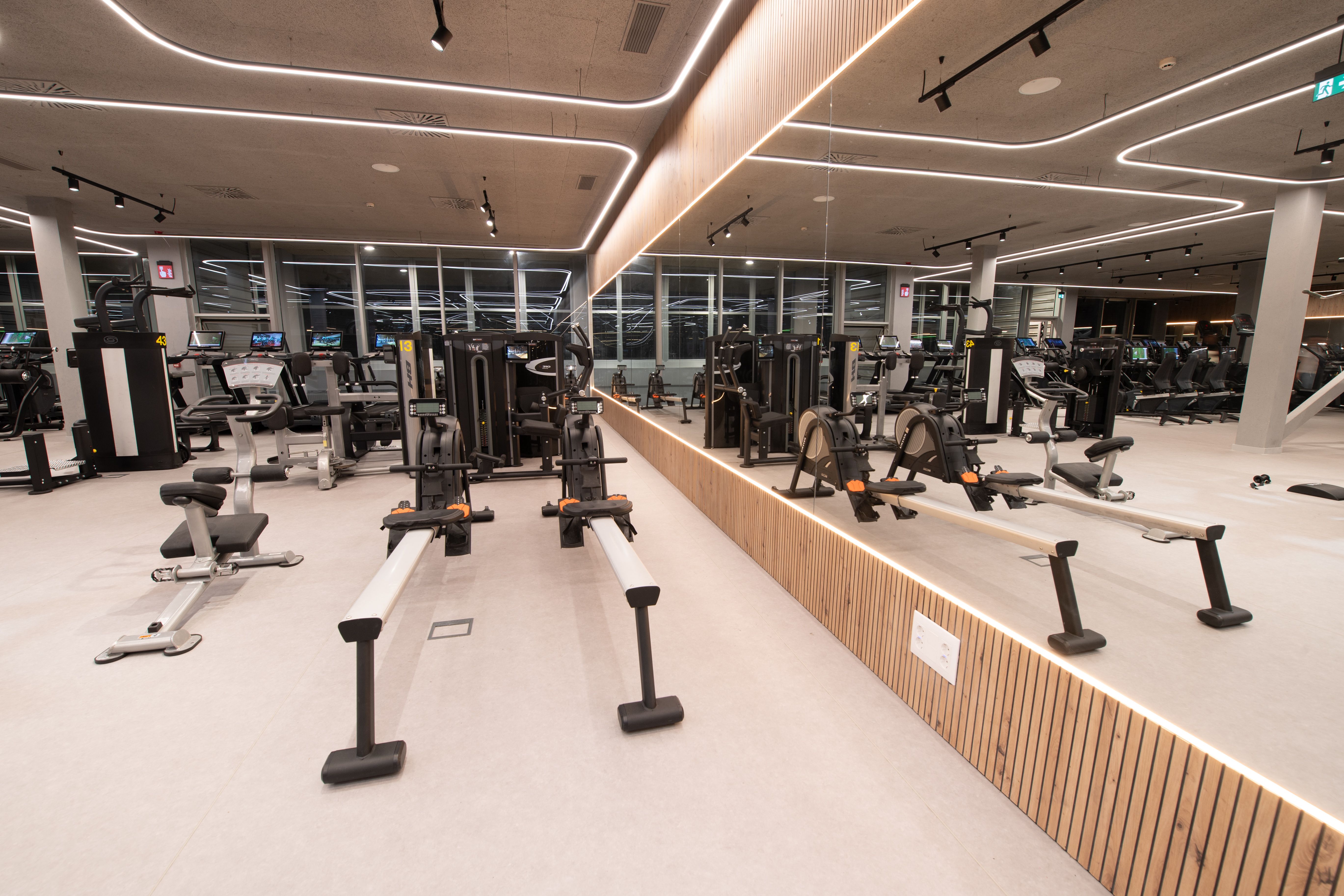 16 años después de su inauguración, el centro deportivo se reinventa con fuerza y modernidad.