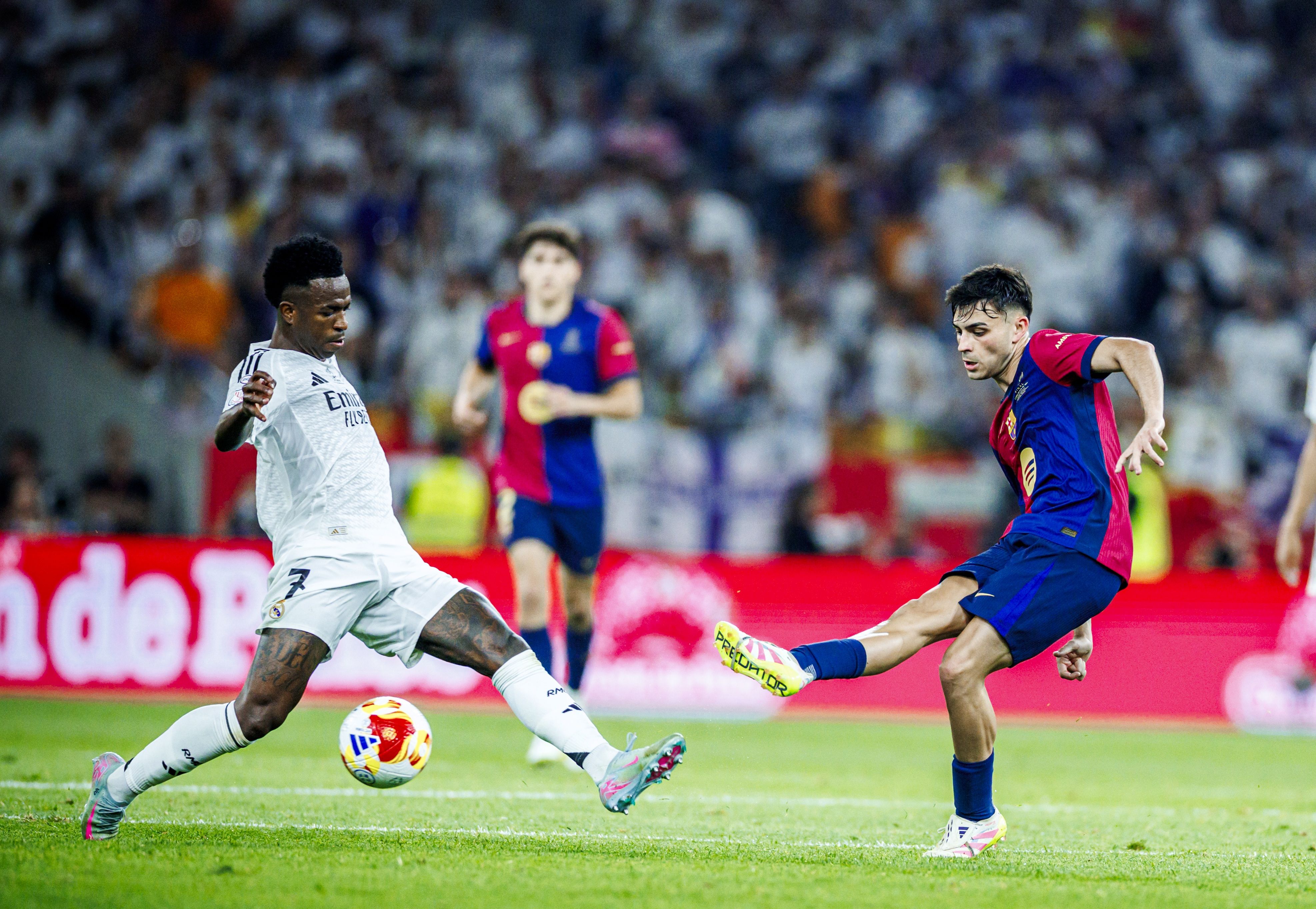 FOTO RFEF-Final-Copa del Rey-Real Madrid-Barça-Pedri-2025