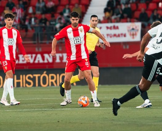 ud almeria castore dazn laliga 2025 525X424