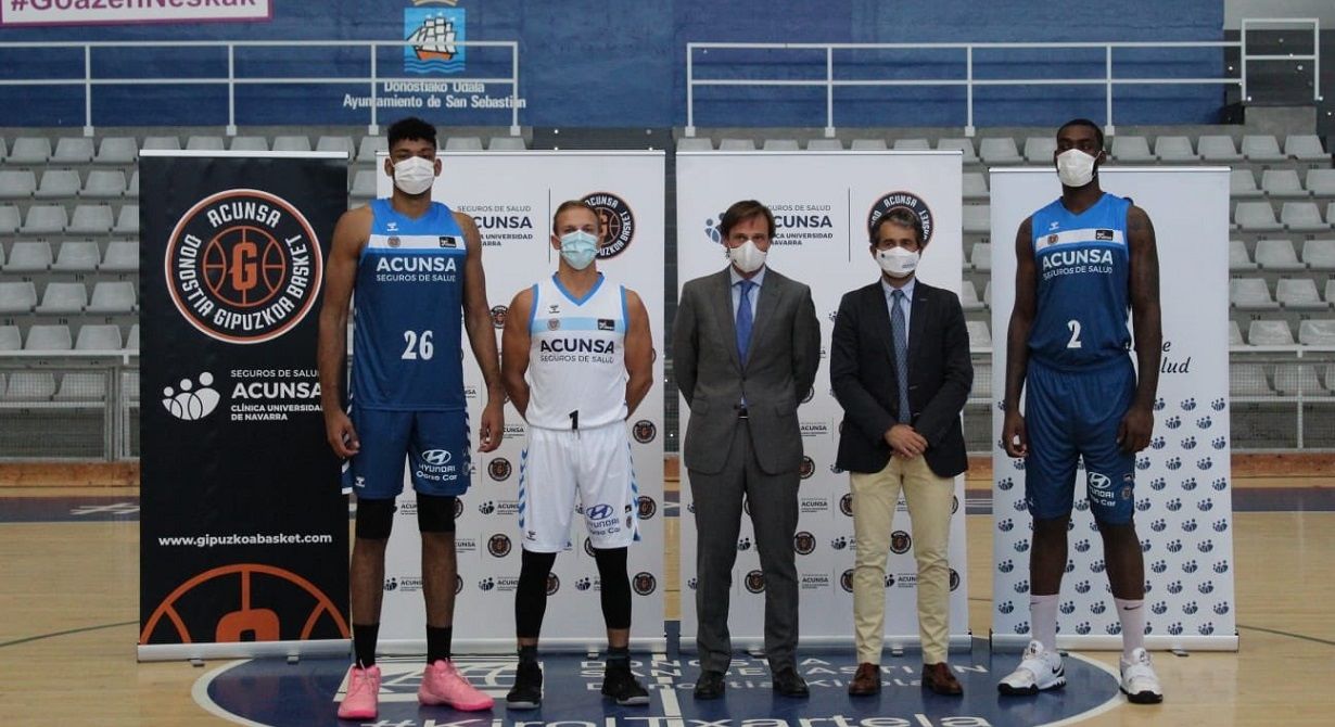 Presentación de la aseguradora de salud Acunsa como nuevo patrocinador principal del Gipuzkoa Basket.