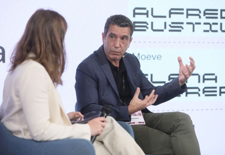 Pro Media & Content 2025 - ¿Cómo invertir en patrocinio y publicidad en deporte? - Julián Fernández Mediapro Brands 2 Pro Media & Content 2025 - ¿Cómo invertir en patrocinio y publicidad en deporte? - Julián Fernández Mediapro Brands 2