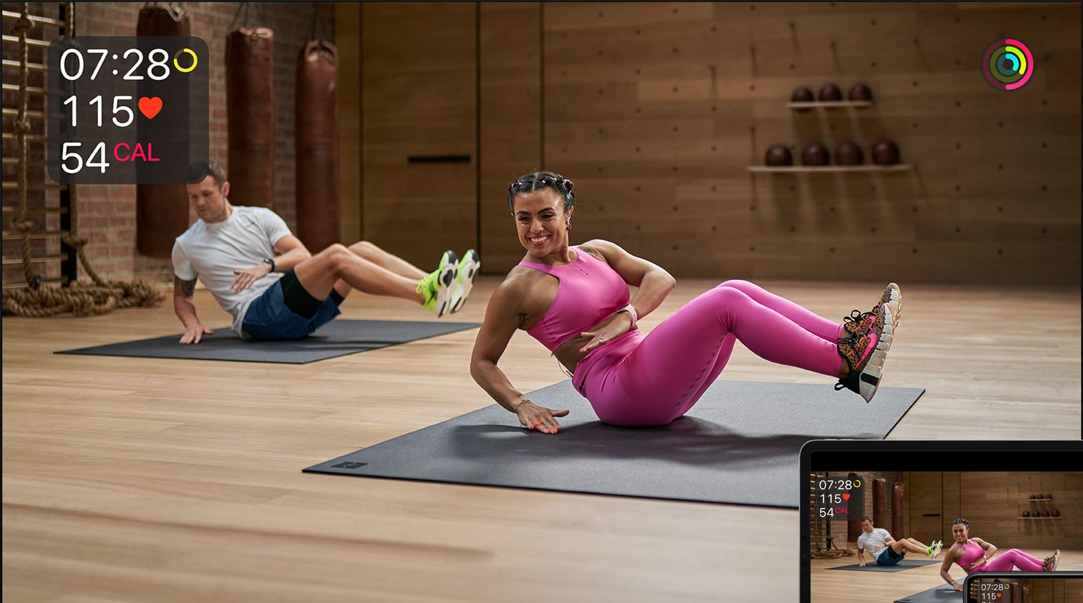 Кор тренировка что. Apple Fitness. АПЛ фитнес плюс. Фитнес плюс Apple. Apple Fitness Plus тренировка.