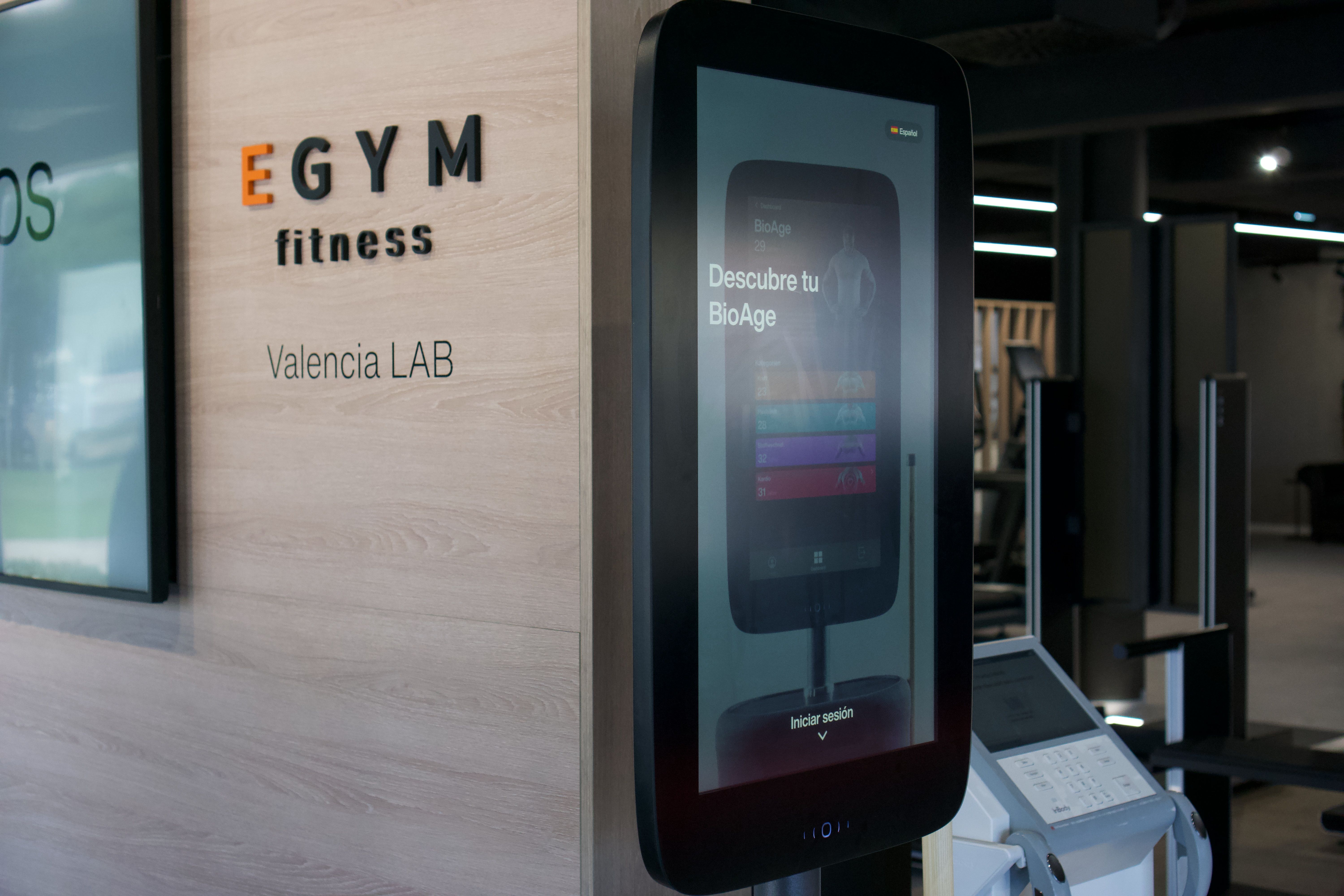El showroom permite probar los equipamientos tecnológicos de EGYM