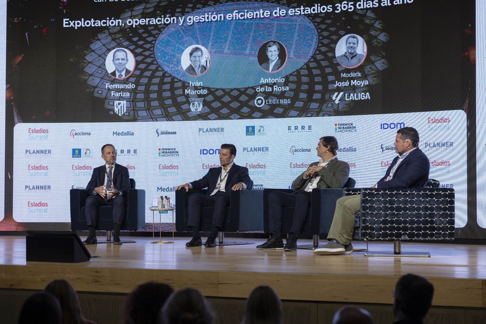 Mesa redonda de Estadios Summit 2024