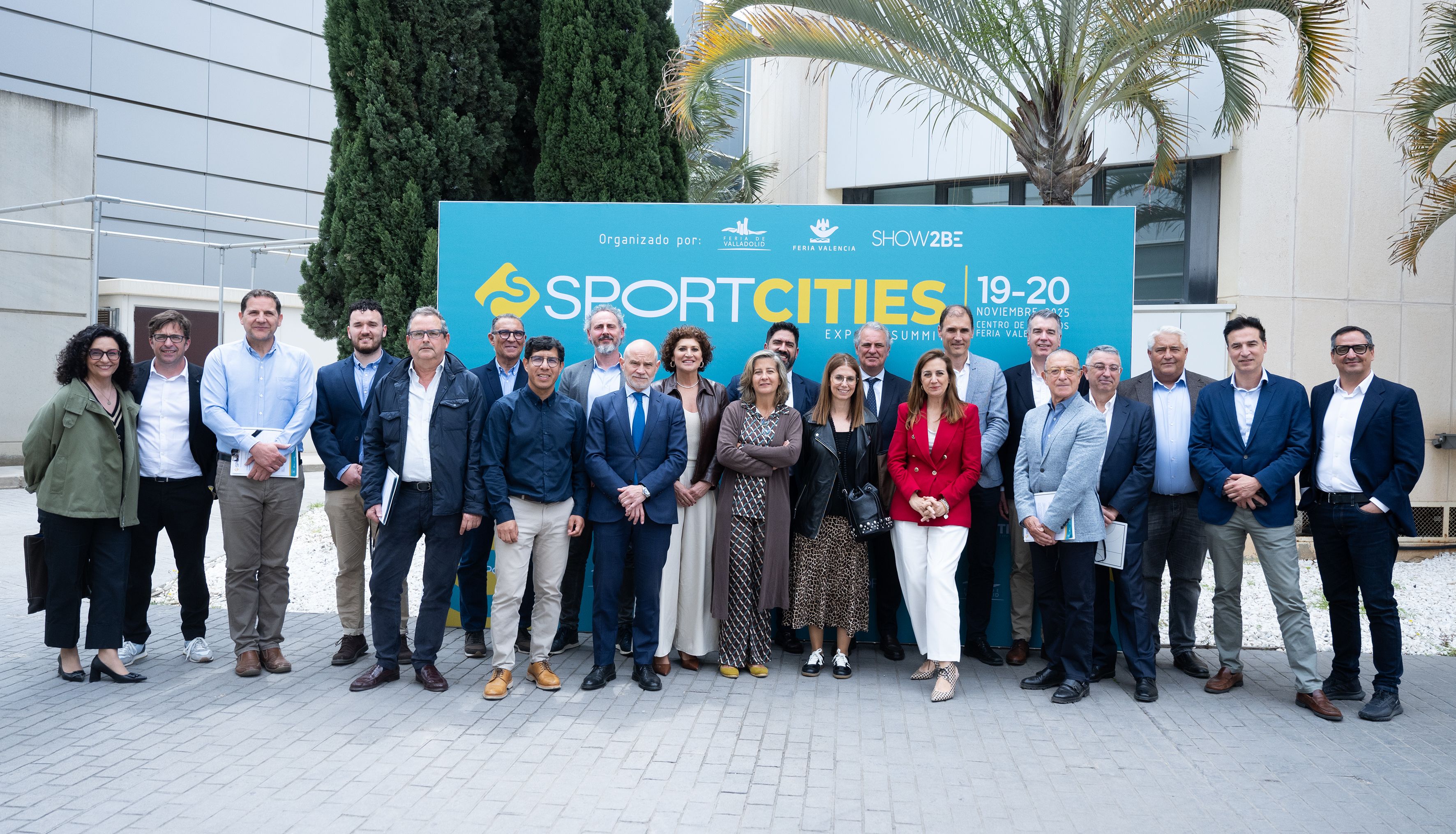 Foto de familia en la presentación de SPORTCITIES Expo&Summit en Valencia