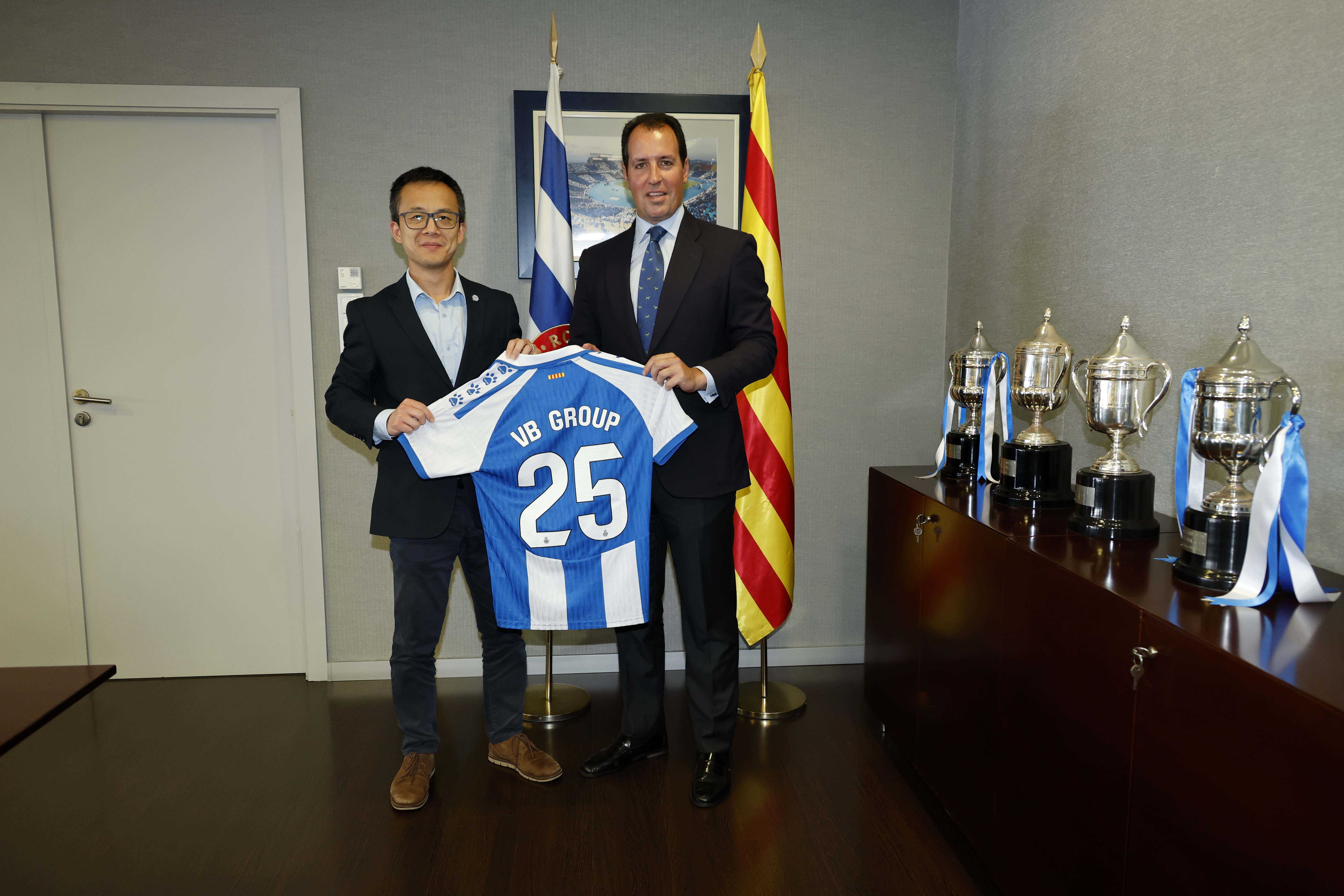 VB Group patrocinio RCD Espanyol 2025