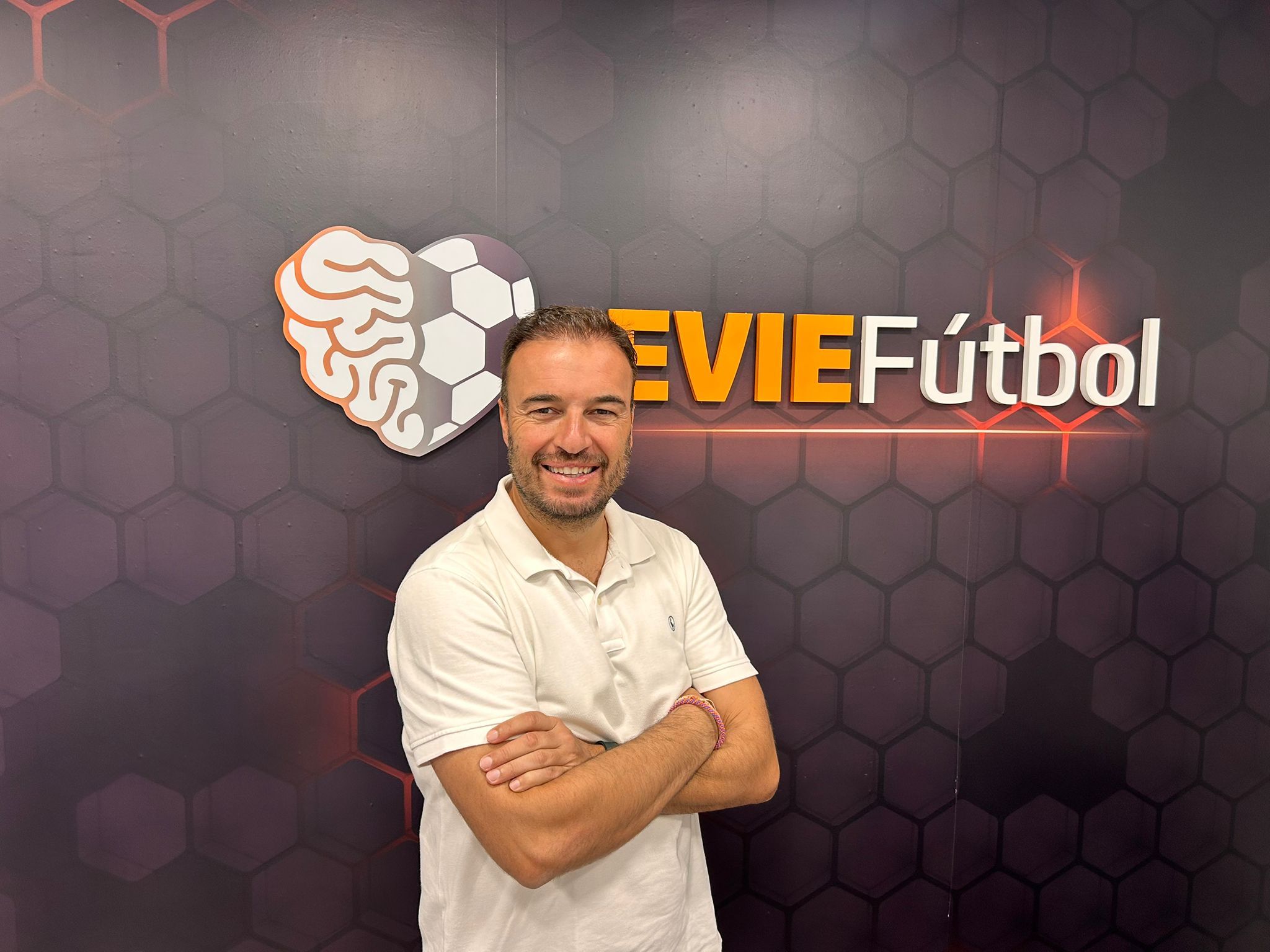 Rubén Godoy es Fundador de EVIE y creador del sello Save Football