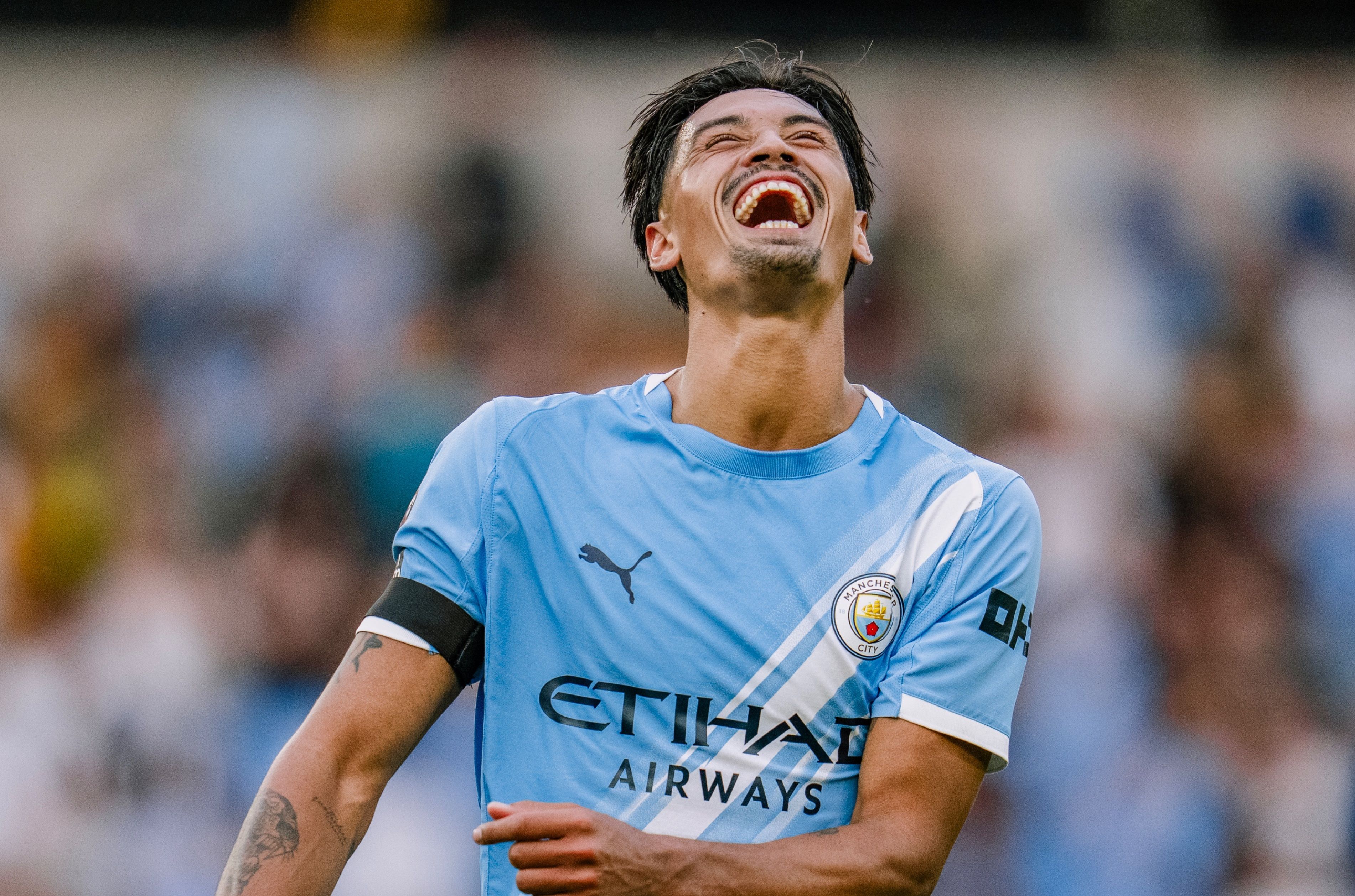 Manchester City Etihad patrocinios Premier League 2025 2026