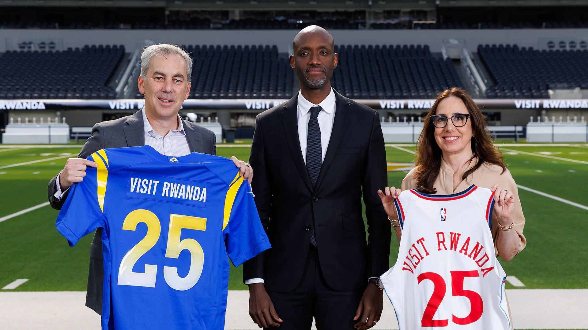 Visit Rwanda Los Angeles Clippers Rams patrocinio NBA NFL 2025