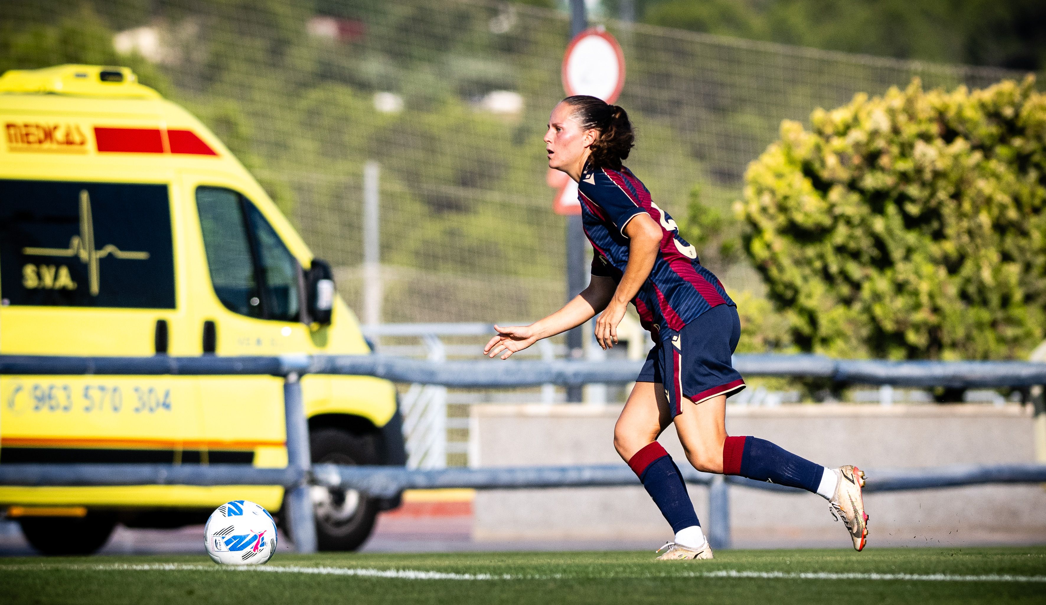 levante ud femenino 25 26