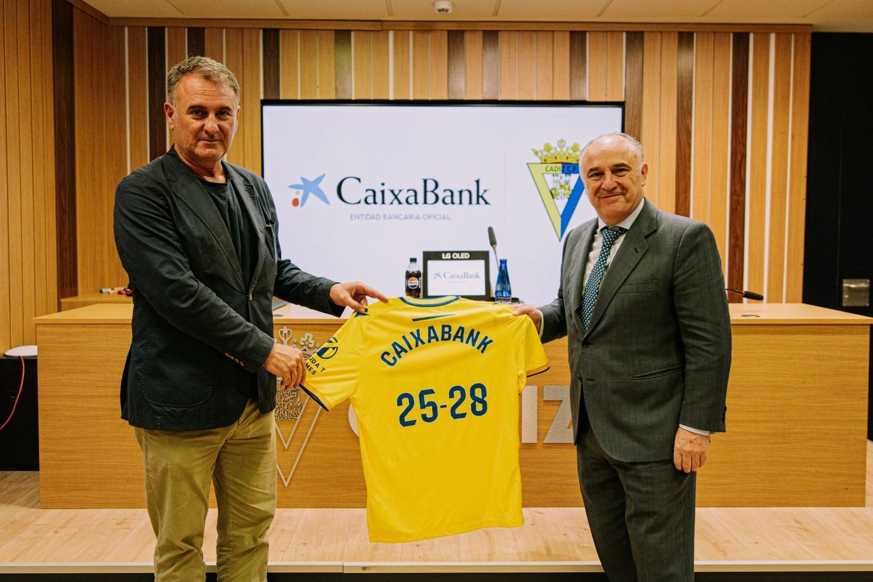 CaixaBank Cádiz CF Patrocinador 2025 CaixaBank Cádiz CF Patrocinador 2025