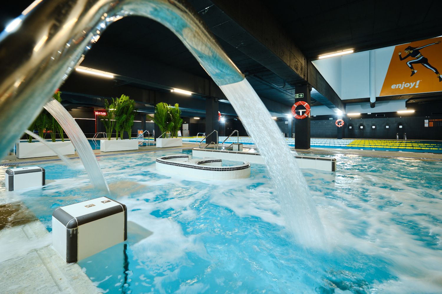 ENJOY CARABANCHEL piscina gimnasio