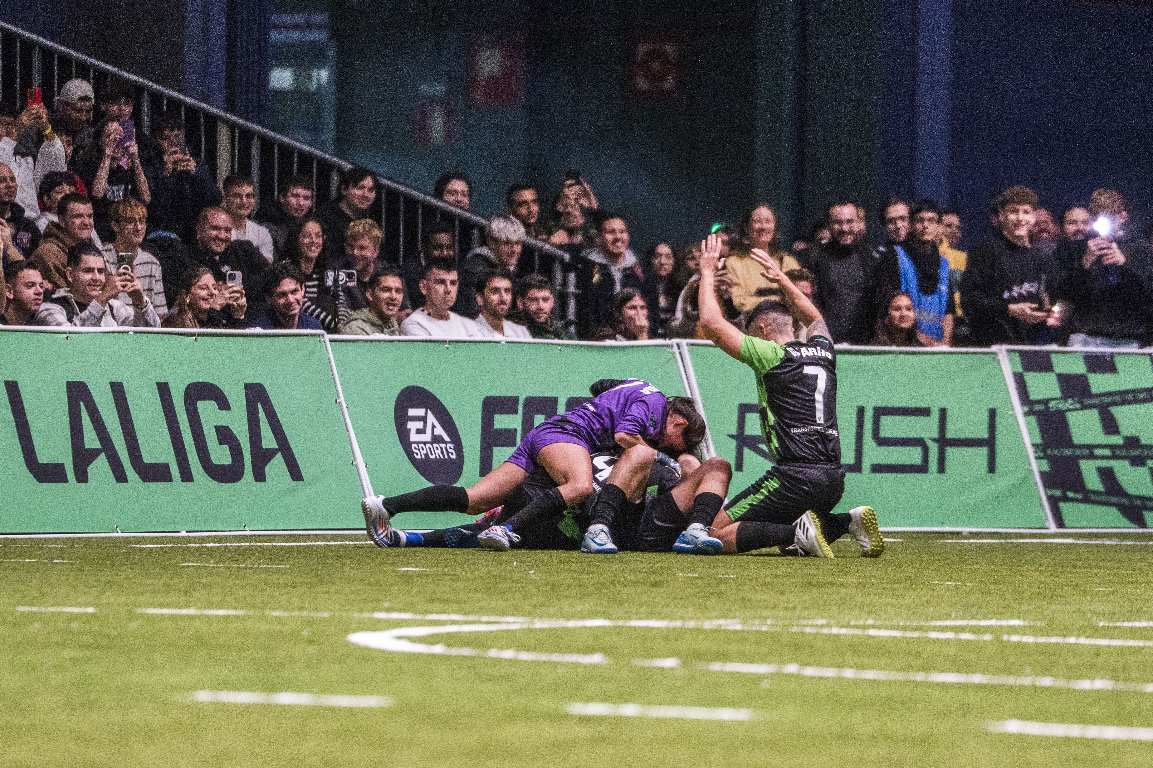 RUSH 180   STREAMERS FC