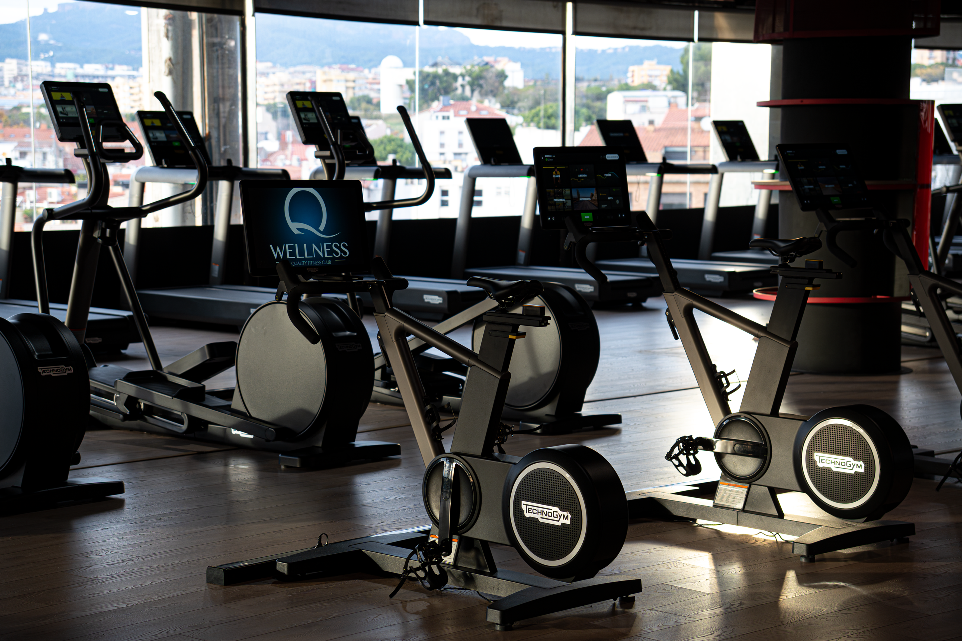 Zona cardio con bicicletas de ciclo indoor