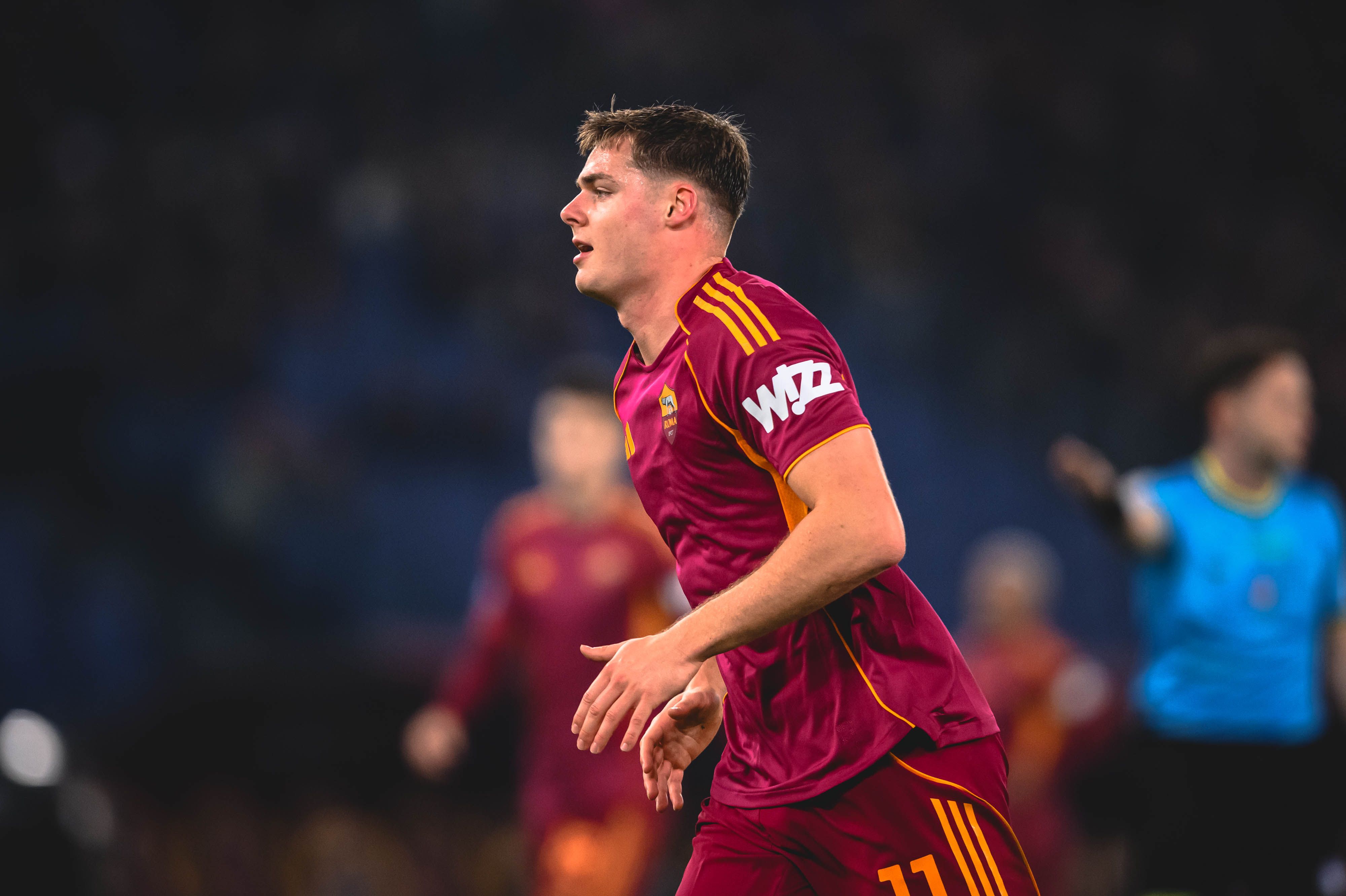 AS Roma Wizz patrocinador 2025 2026