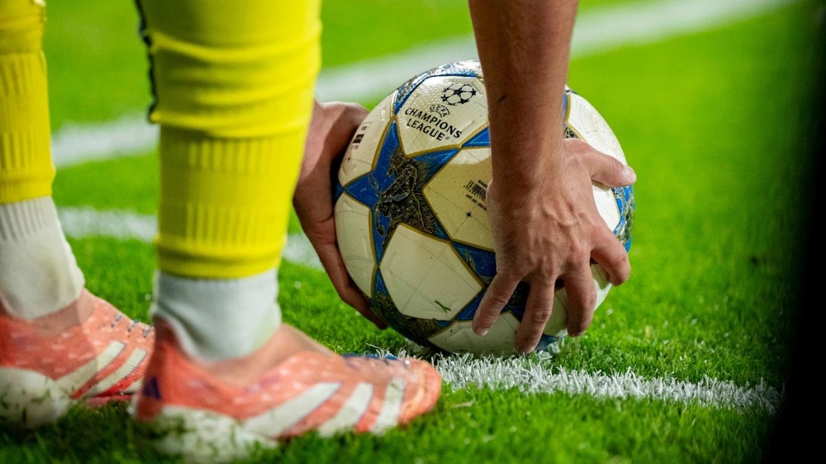 UEFA Champions League Balon 2025 2026