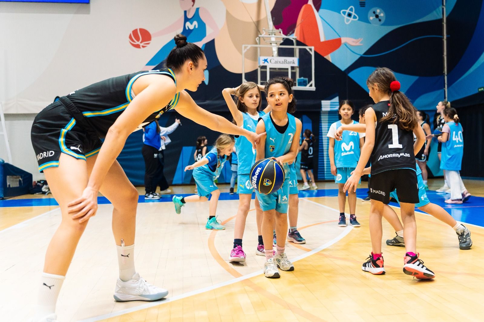 Se llevaron a cabo seis ejercicios diseñados por las jugadoras del primer equipo del Estudiantes 