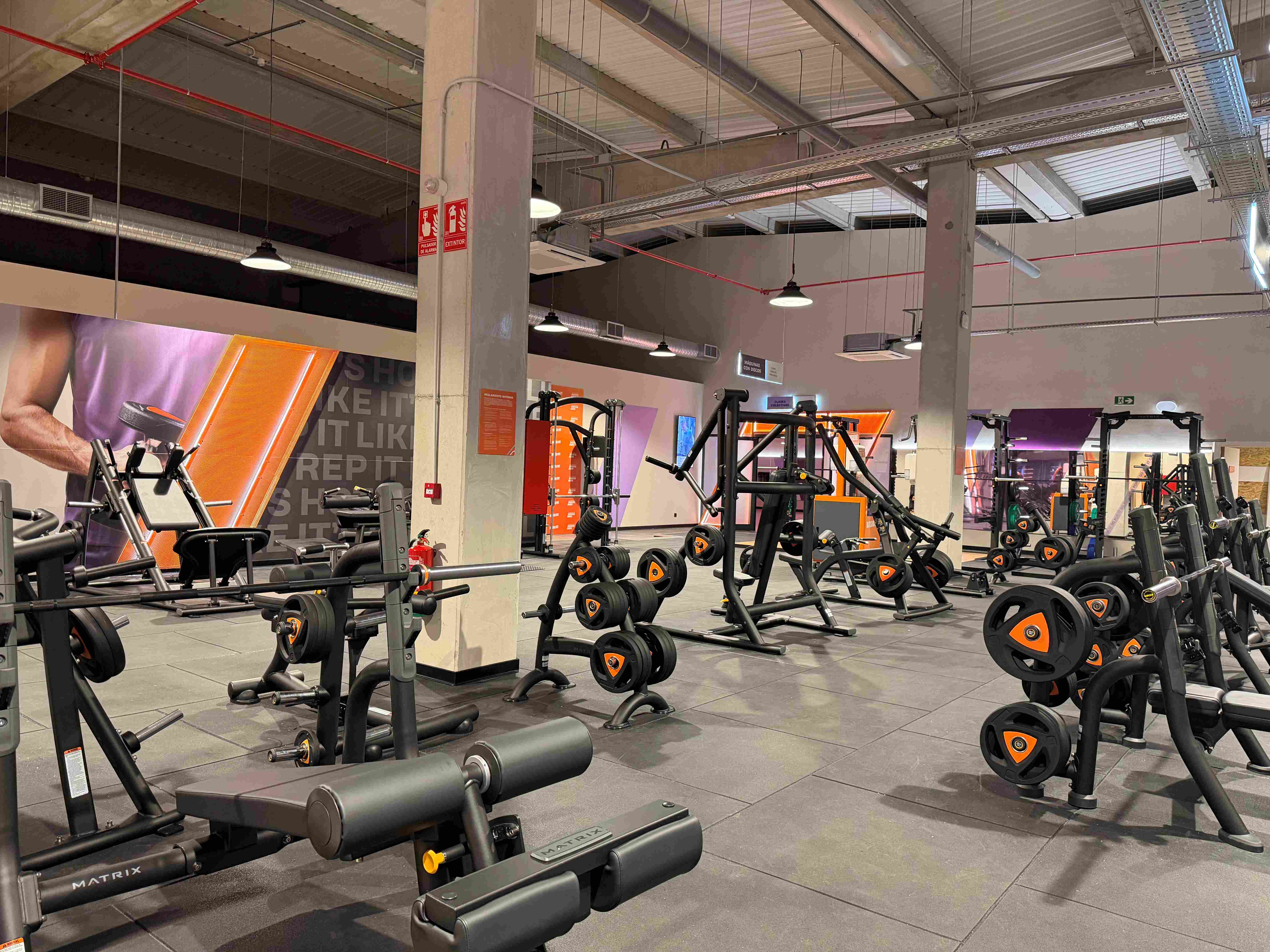 Basic Fit gimnasio Almassora interior