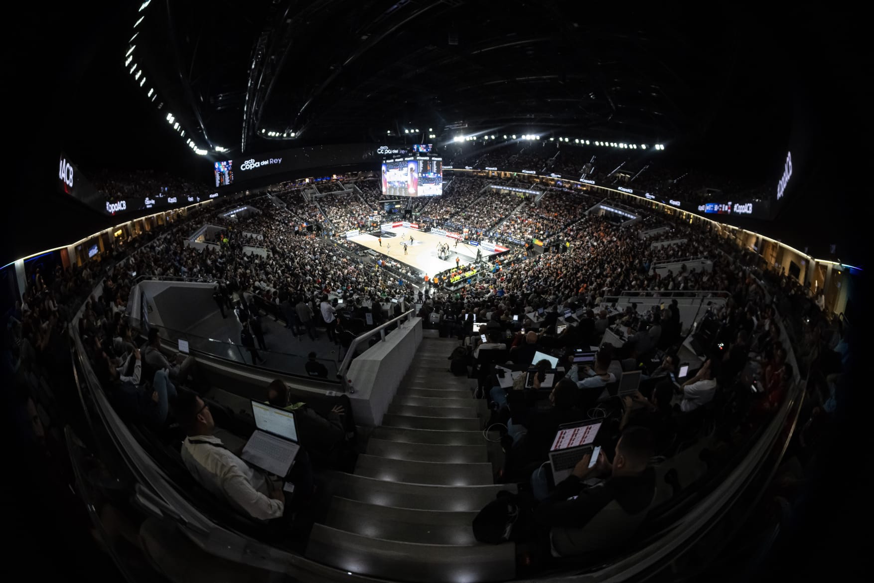 Un total de 101.399 asistentes y un promedio de 14.485 espectadores por partido llenaron el Roig Arena.