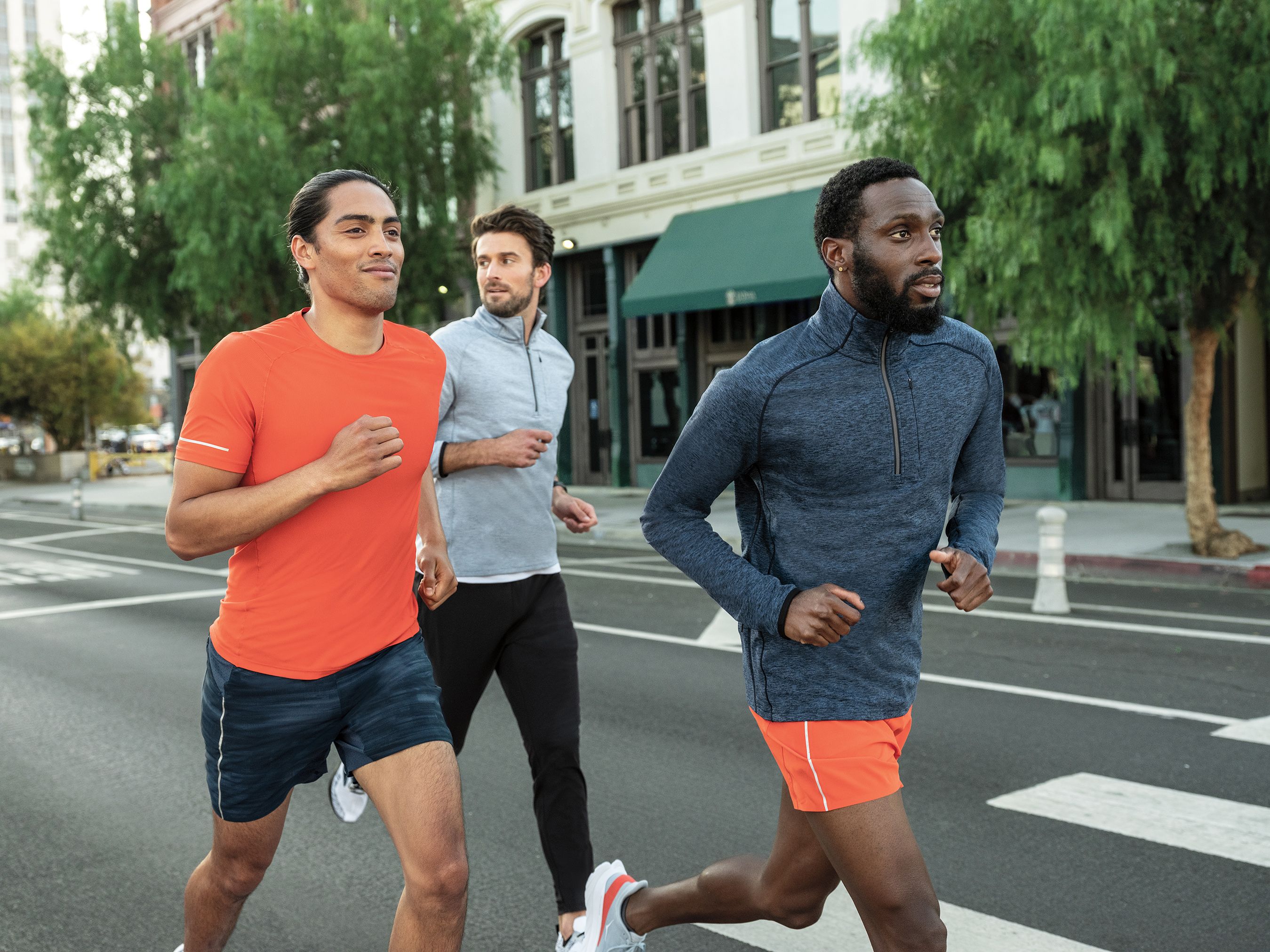Dick s lanza una marca propia para competir con Lululemon