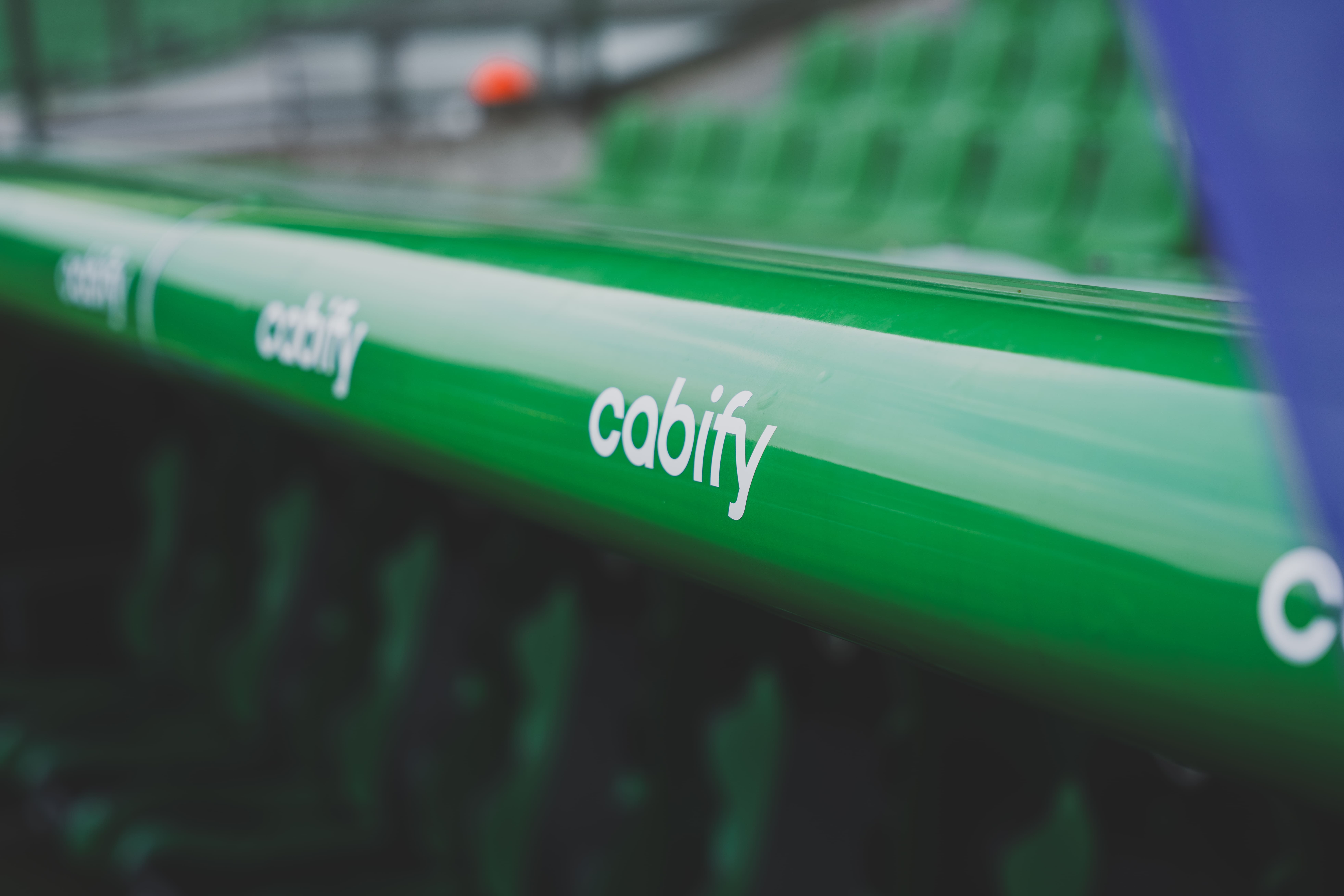 Cabify activa también en Cantabria con el patrocinio del Racing de Santander