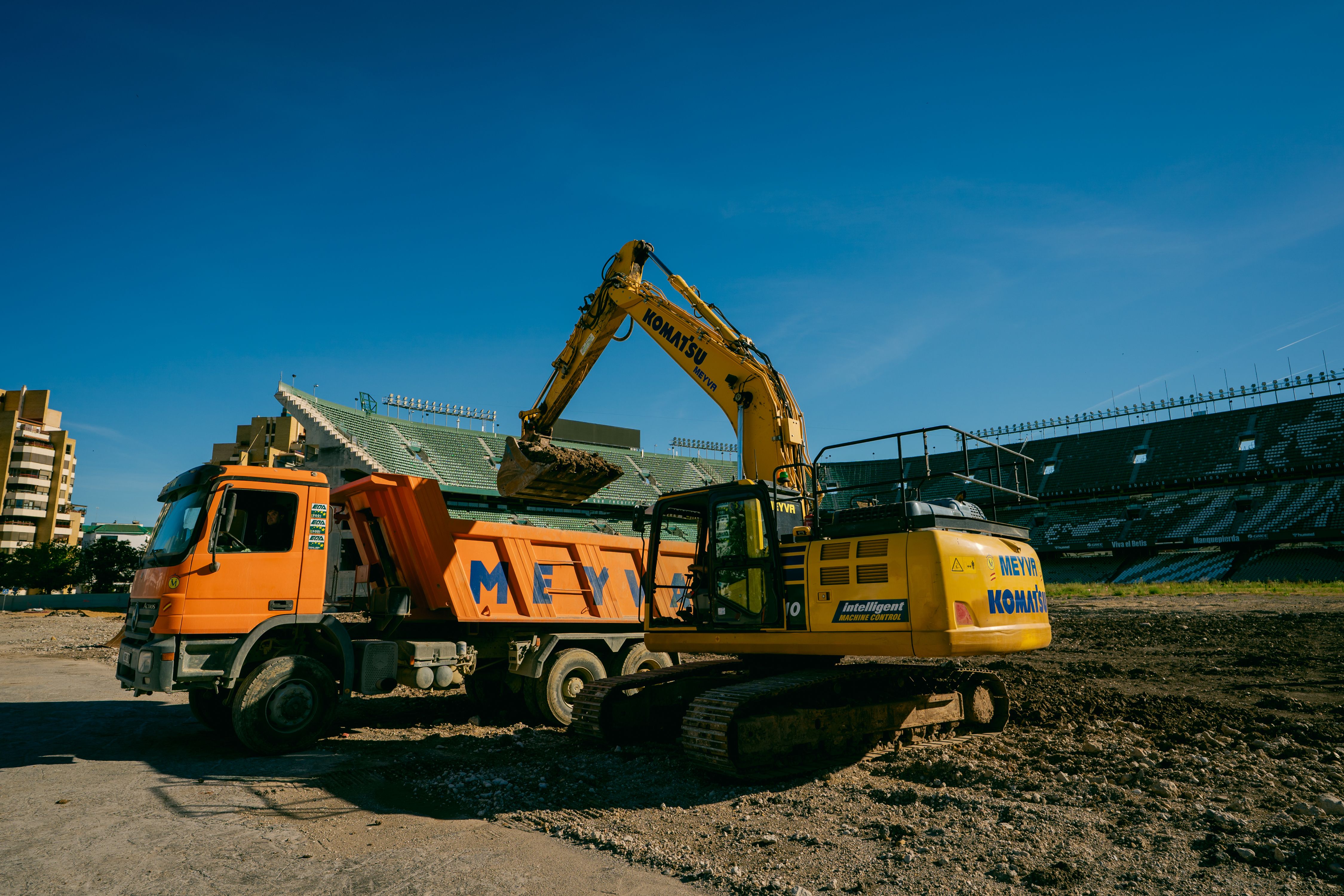 Real Betis Benito Villamarin Obras Estadio Primera Fase Abril 2026