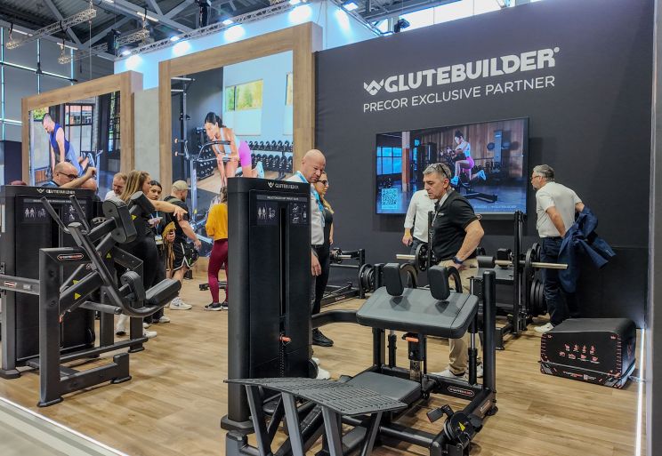 El Glutebuilder, presentado en el 'stand' de Etenon en FIBO 2026.