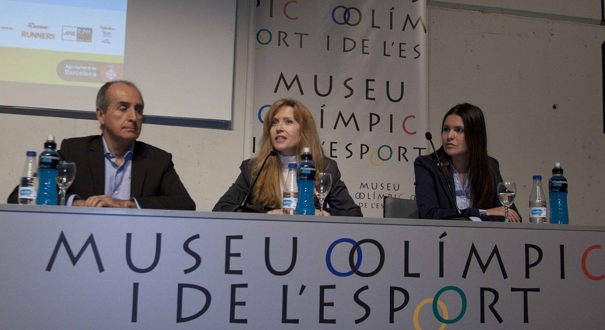Iolanda Latorre, en el centro de la imagen.