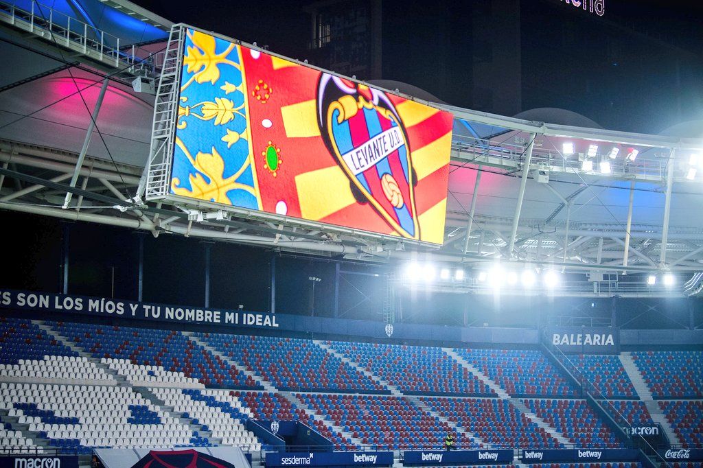 levante ud estadio recurso