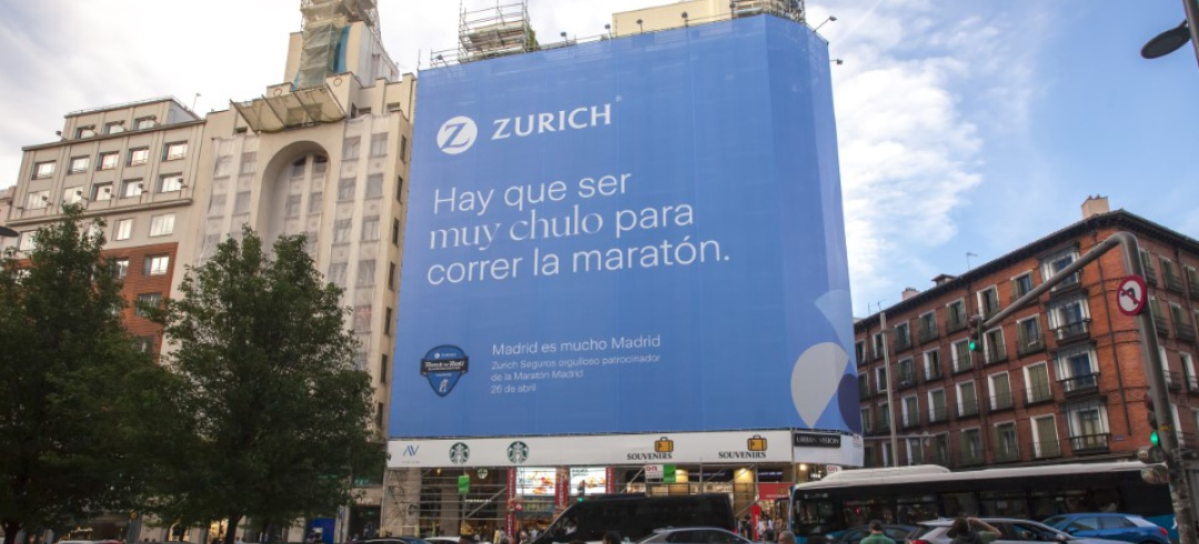 Otra de las lonas que Zurich tiene en Madrid días antes del maratón.