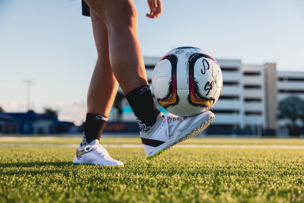 Senda Athletics Botas Futbol Michele Kang 2026