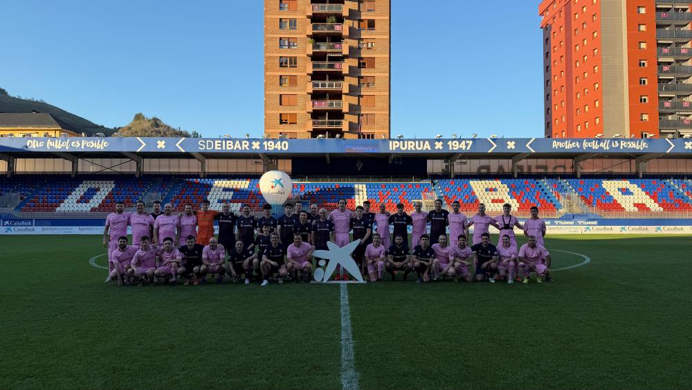 Ipurua se convirtió también se convirtió en el escenario de un sueño cumplido para 44 seguidores de la SD Eibar.