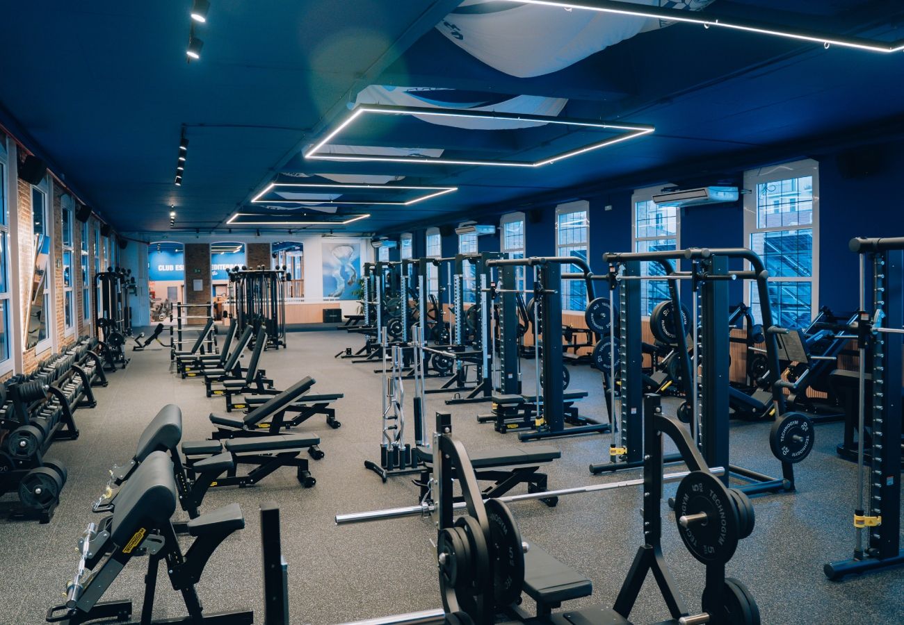 La sala de fitness del CE Mediterrani con equipamiento Technogym.
