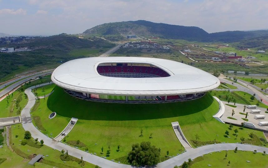 El Estadio Akron de Guadalajara, único en el mundo por su arquitectura rodeada de césped.