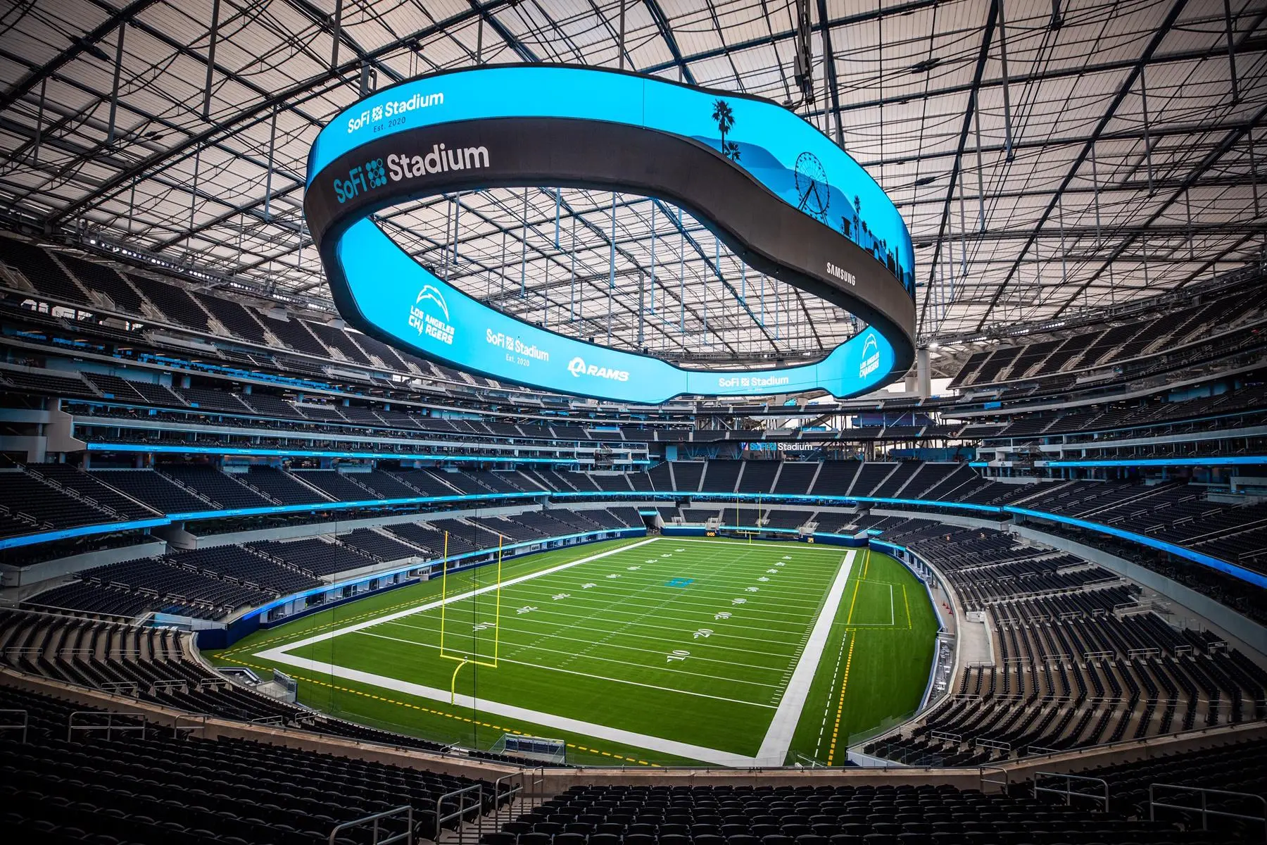 El SoFi Stadium de Los Ángeles es el estadio más caro jamás construido, con un coste de 4.762 millones de euros.