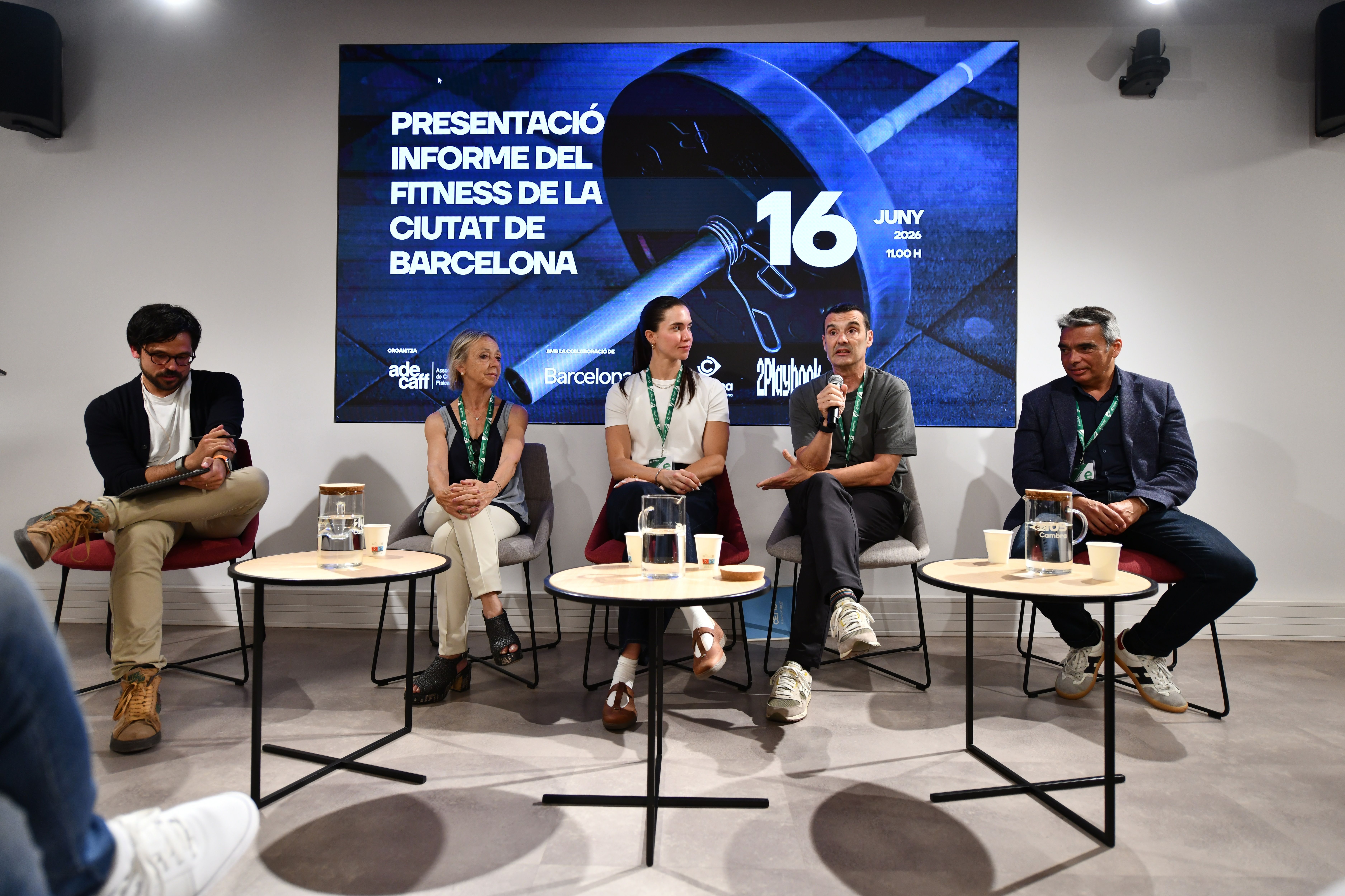 Expertos debaten sobre el momento del sector en una mesa redonda.