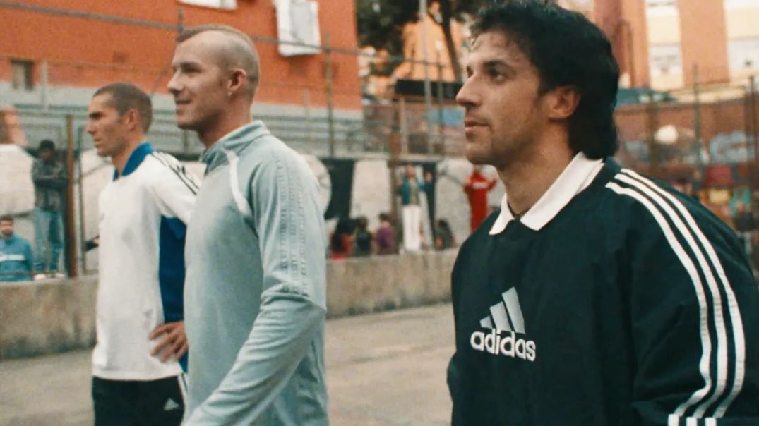 Anuncio de adidas muy bien recibido en redes sociales titulado Backyard Legends, con Alessandro del Piero, David Beckham y Zinédine Zidane.