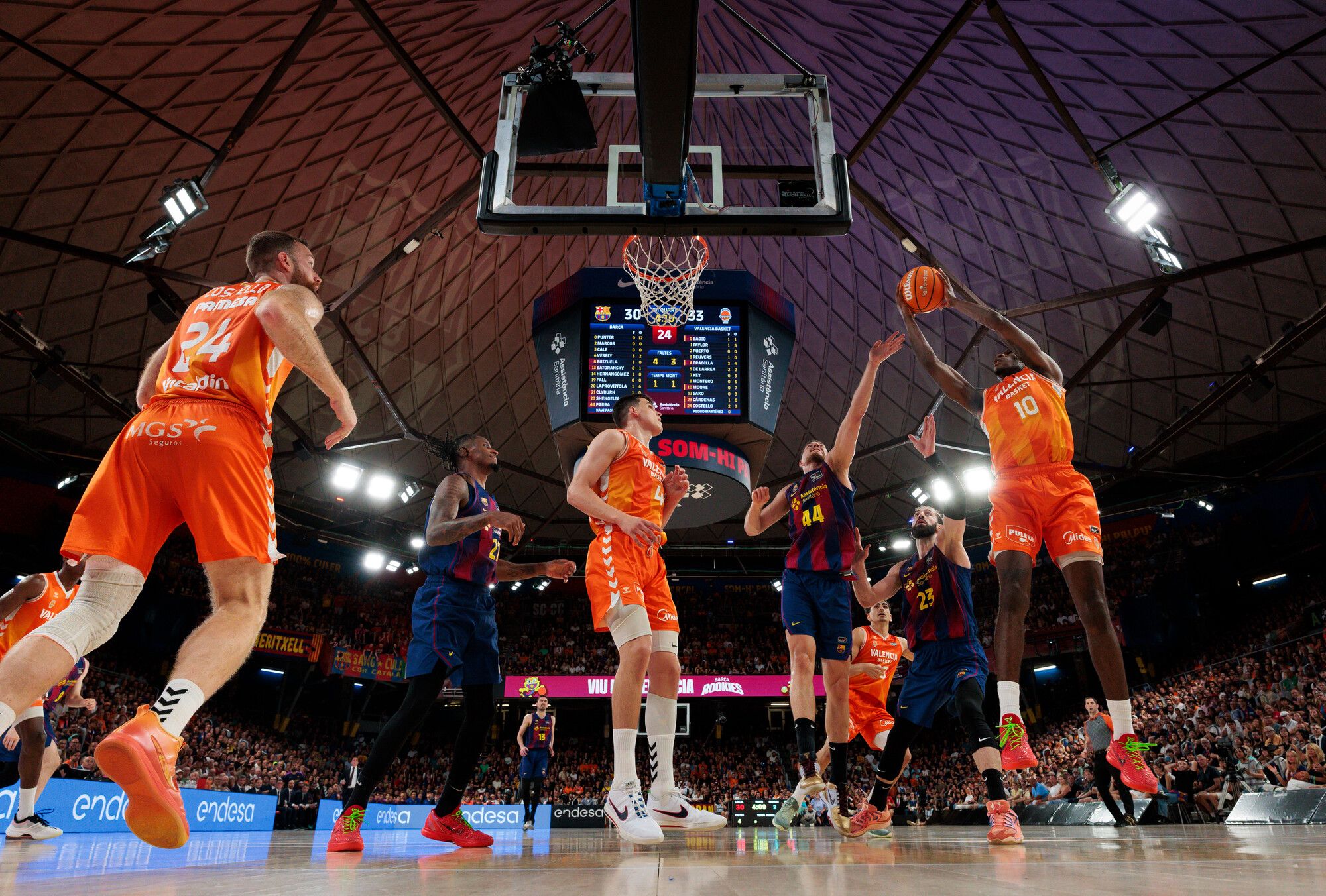 Barça - Valencia Basket 2025-2026. ACB Photo - Aitor Arrizabalaga