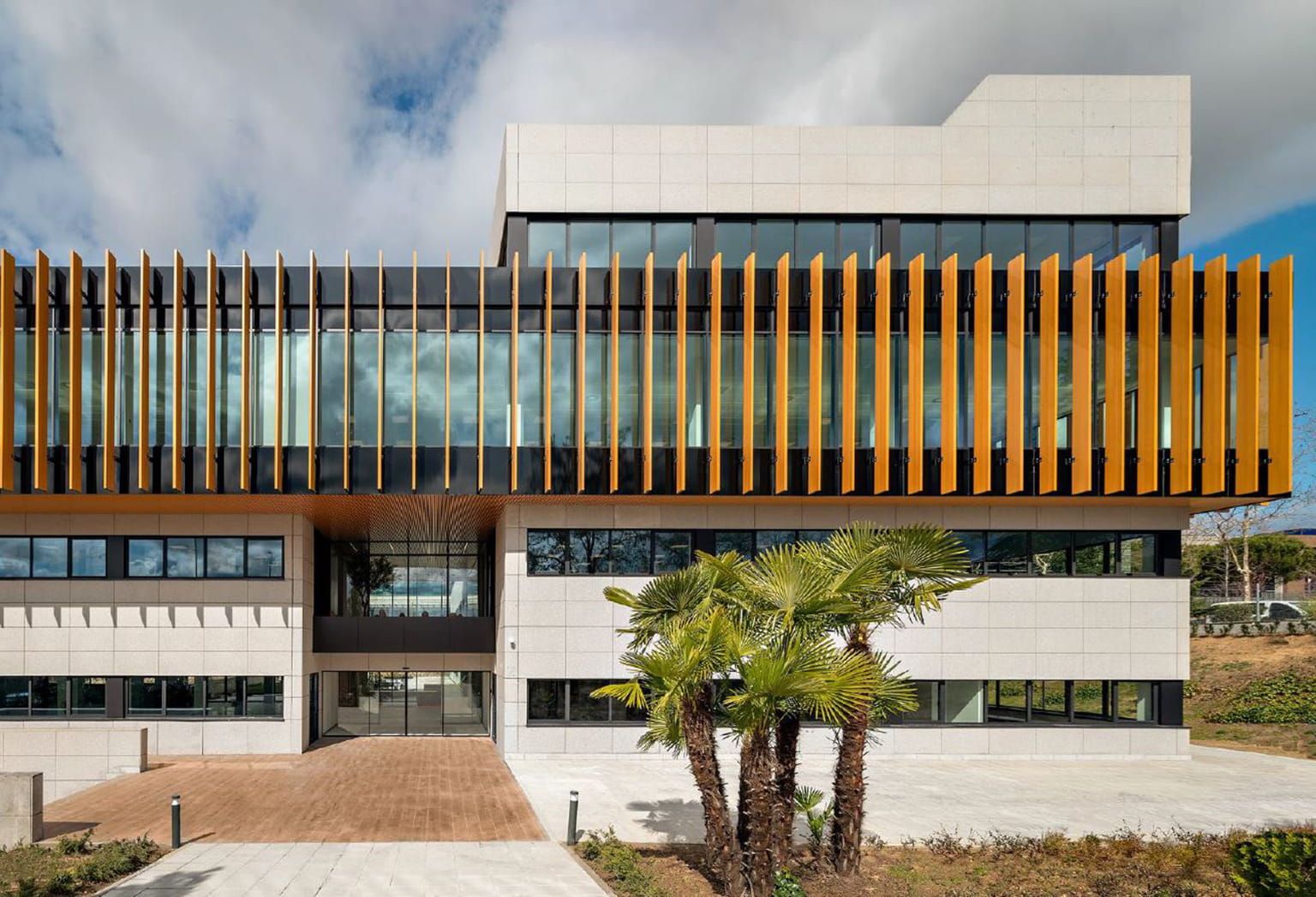 RFEF Edificio Ximad Las Rozas Oficinas Real Estate 2026