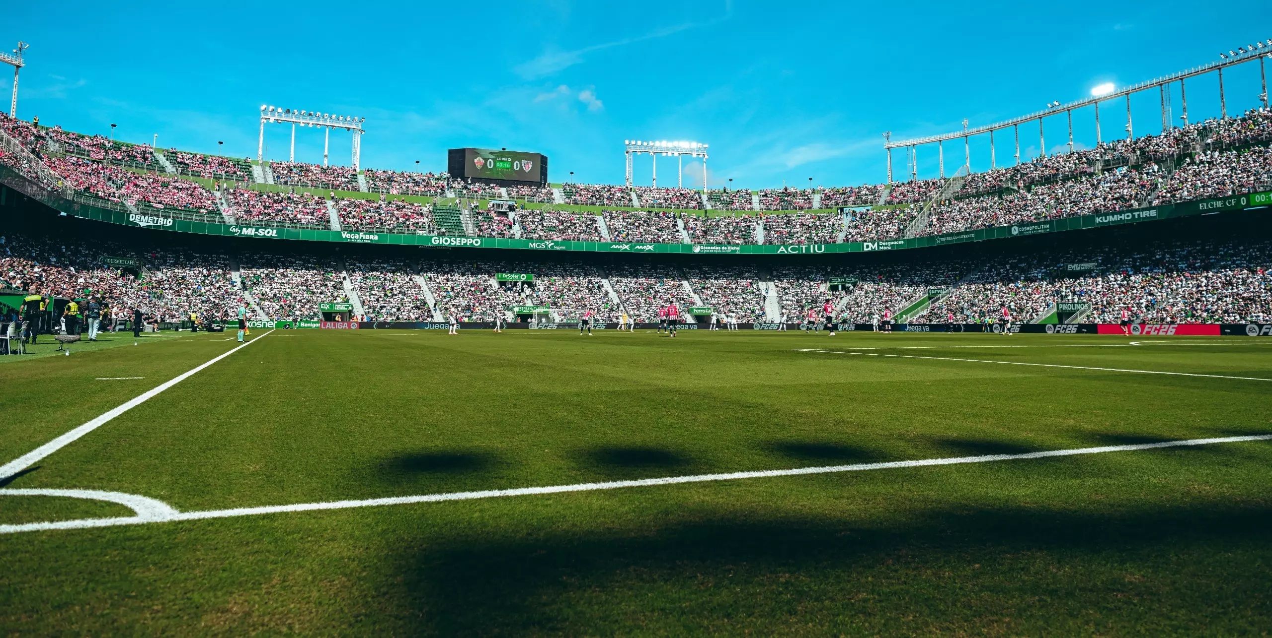 Elche CF Estadio Martinez Valero Césped Gradas LaLiga 2026