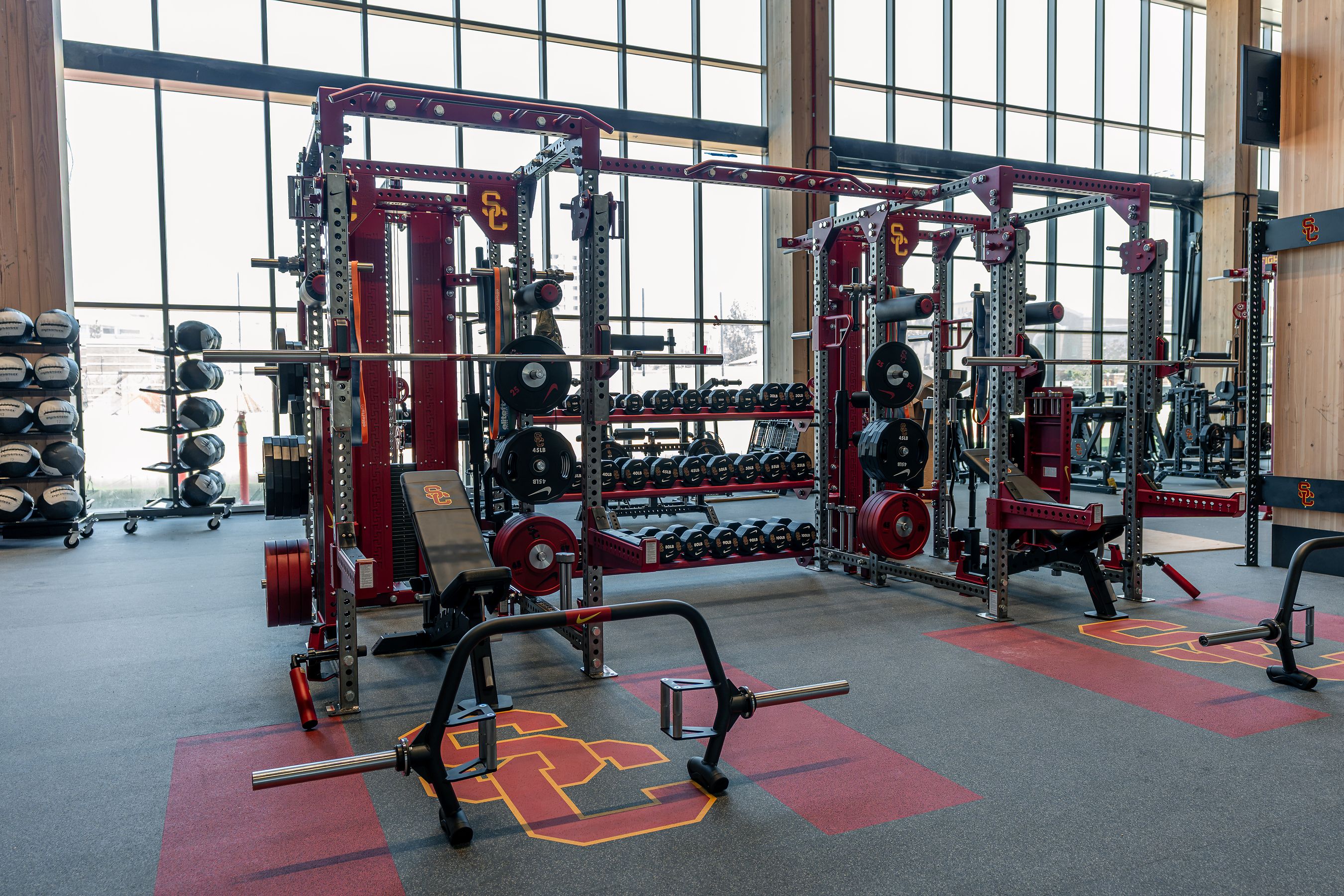 Nike equipa el Bloom Football Performance Center en la Universidad del Sur de California