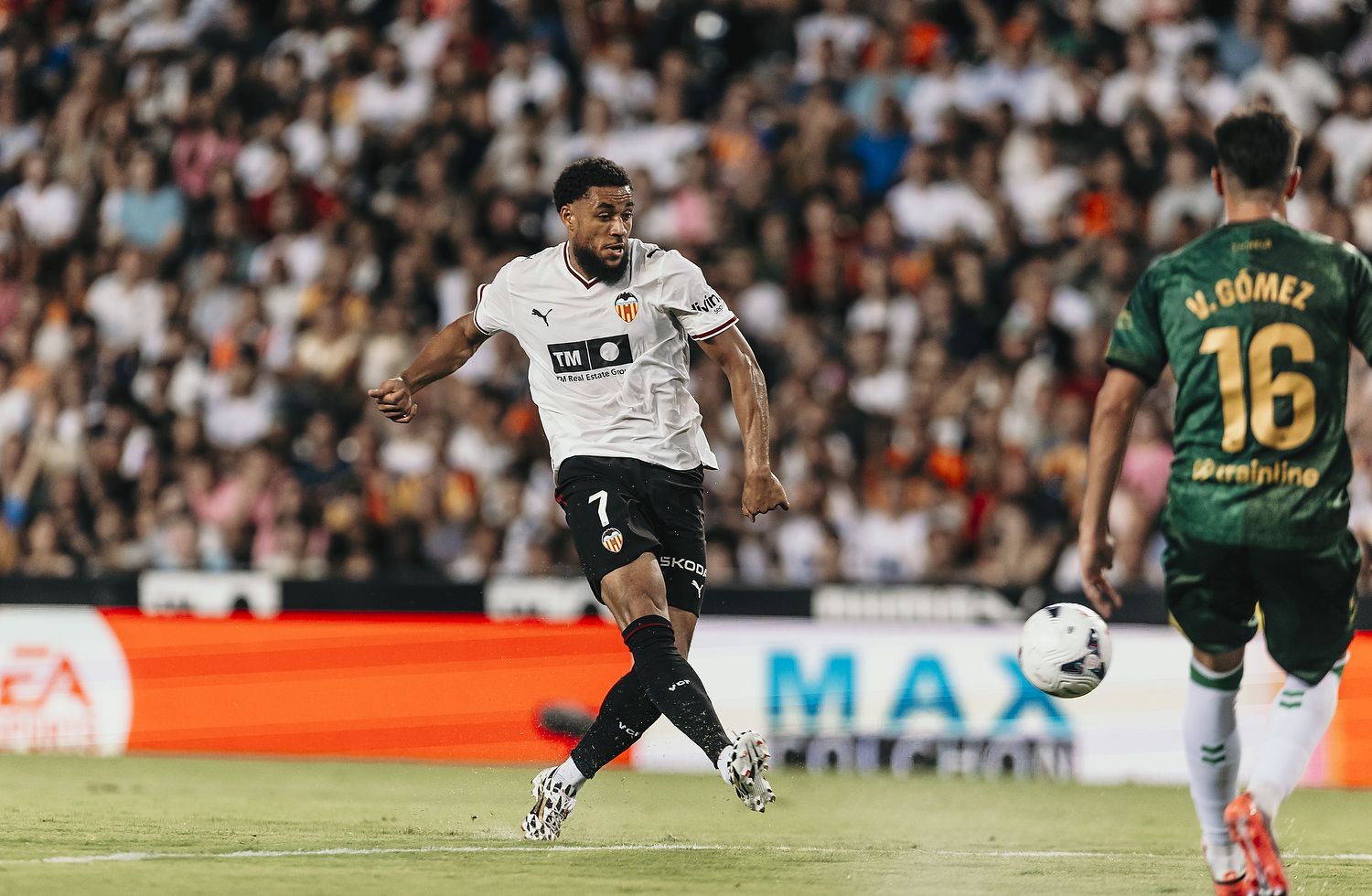 Valencia Betis 26-27, Valencia CF, Lázaro de la Peña