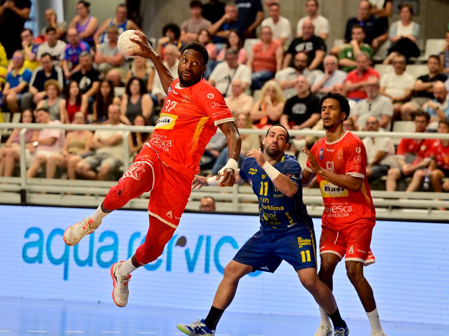 Aquaservice también tiene visibilidad de marca en las competiciones gestionadas por la Real Federación Española de Balonmano.