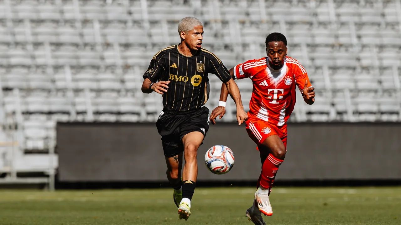 FC Bayern LAFC Red Gold Holding 2026