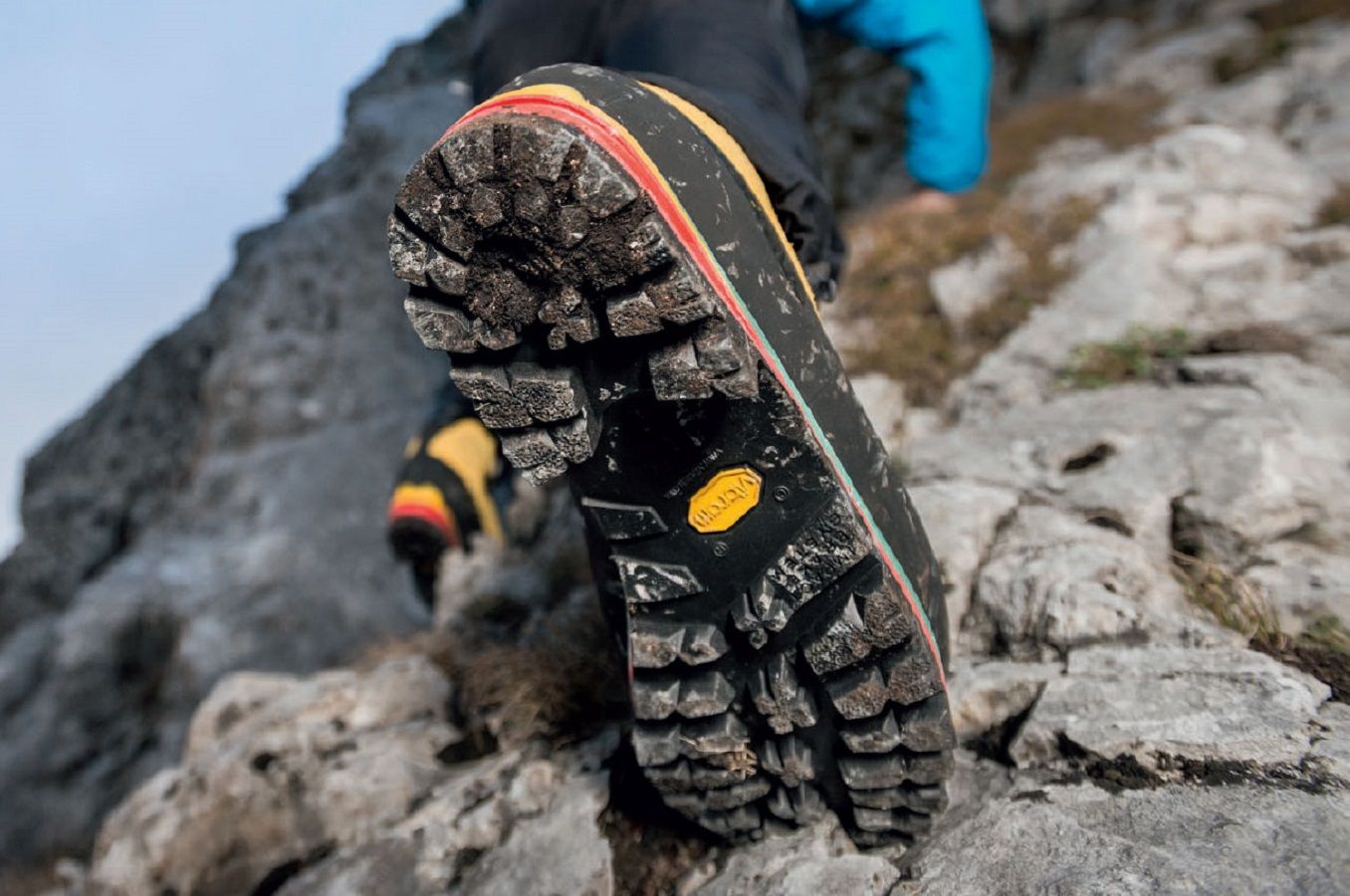zapatilla outdoor vibram