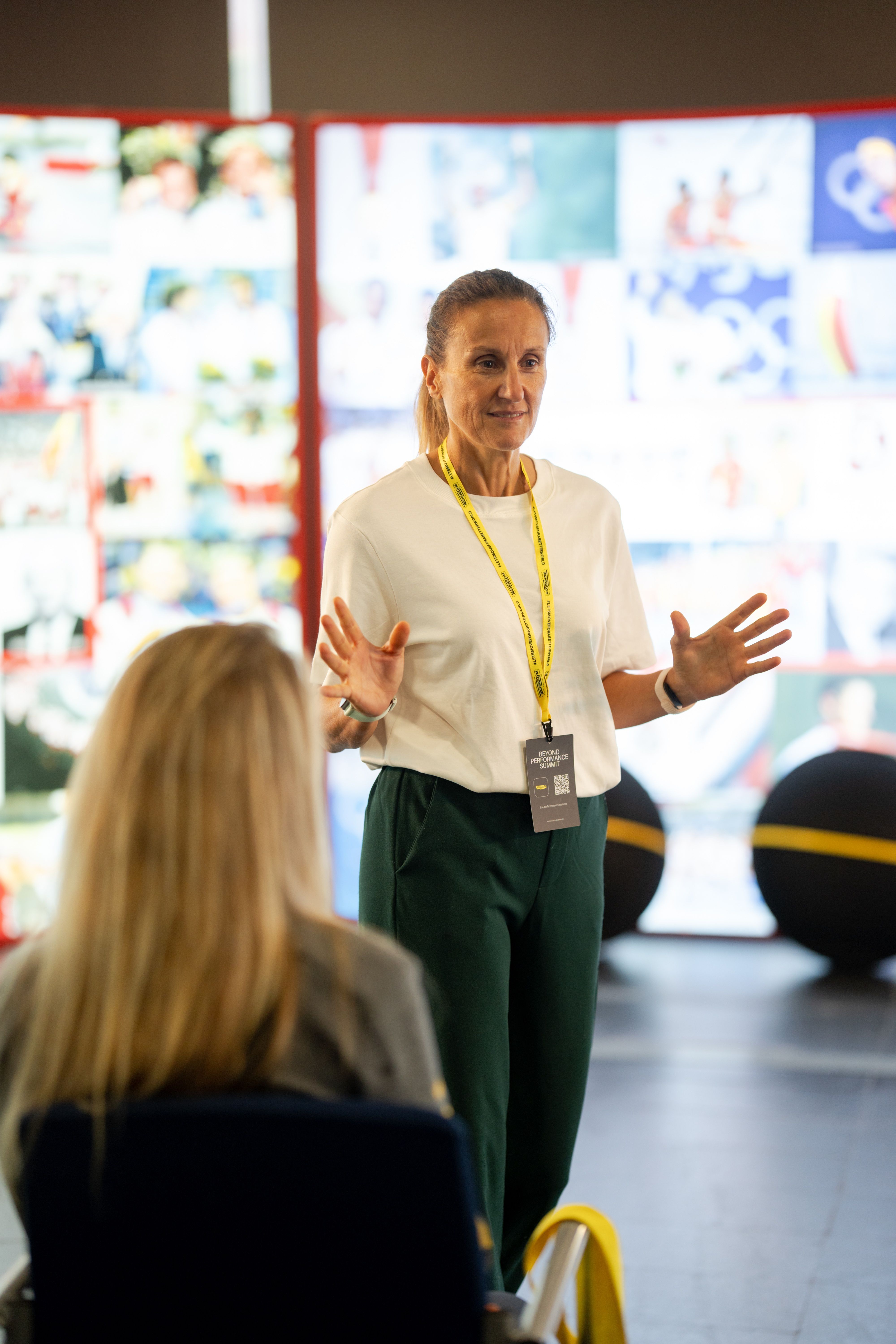 Mónica Solana, doctora en Ciencias de la Actividad Física y del Deporte, fisioterapeuta y osteópata, abordó la recuperación desde el concepto Return to Life