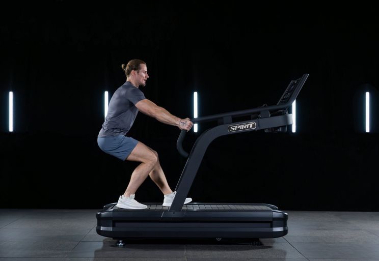 La cinta Trimodal de Spirit en modo trineo empuje con 15 niveles de carga. Foto Spirit Fitness. La cinta Trimodal de Spirit en modo trineo empuje con 15 niveles de carga. Foto Spirit Fitness.