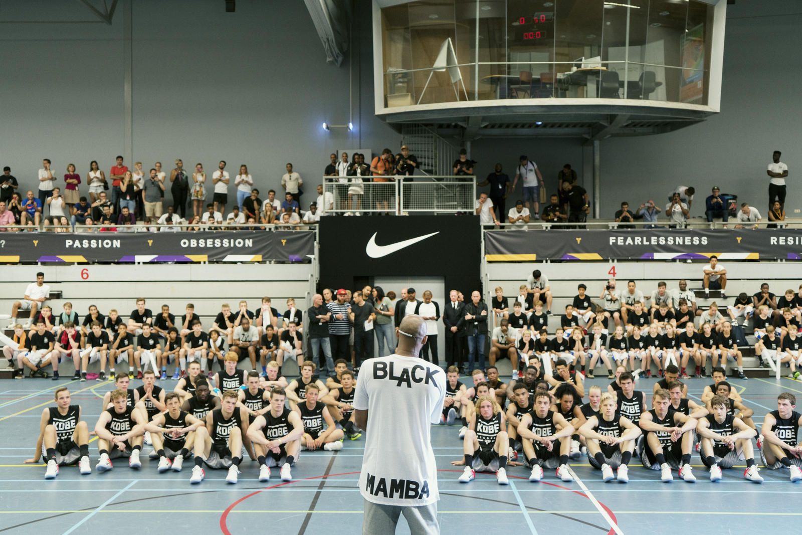 kobe nike