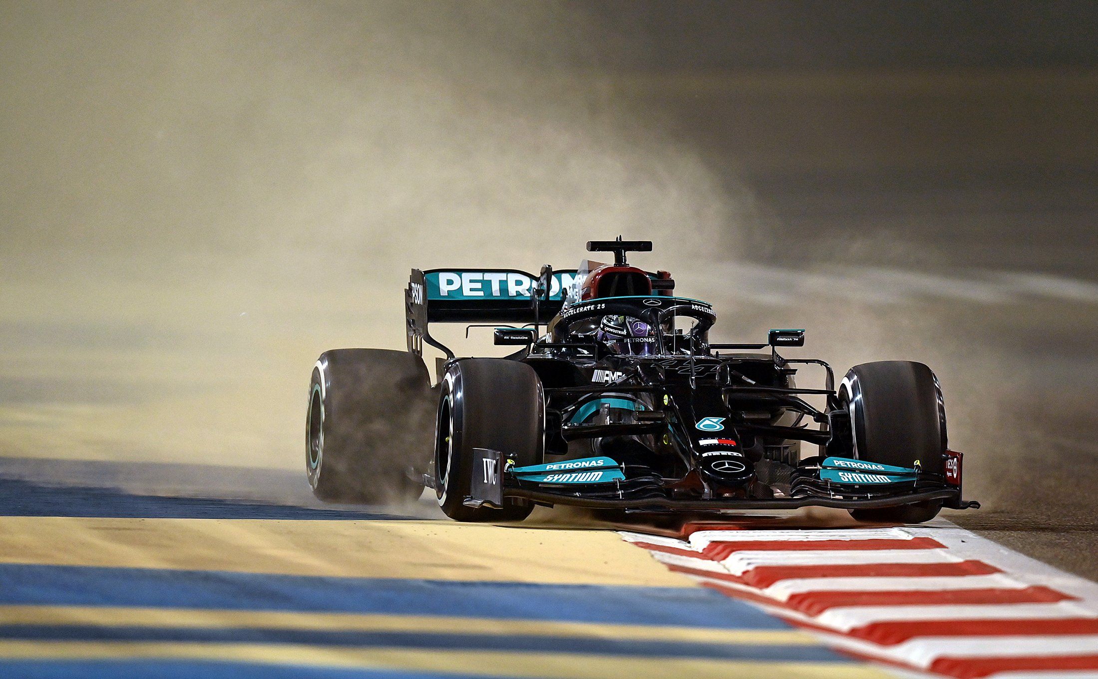 hamilton mercedes 2021
