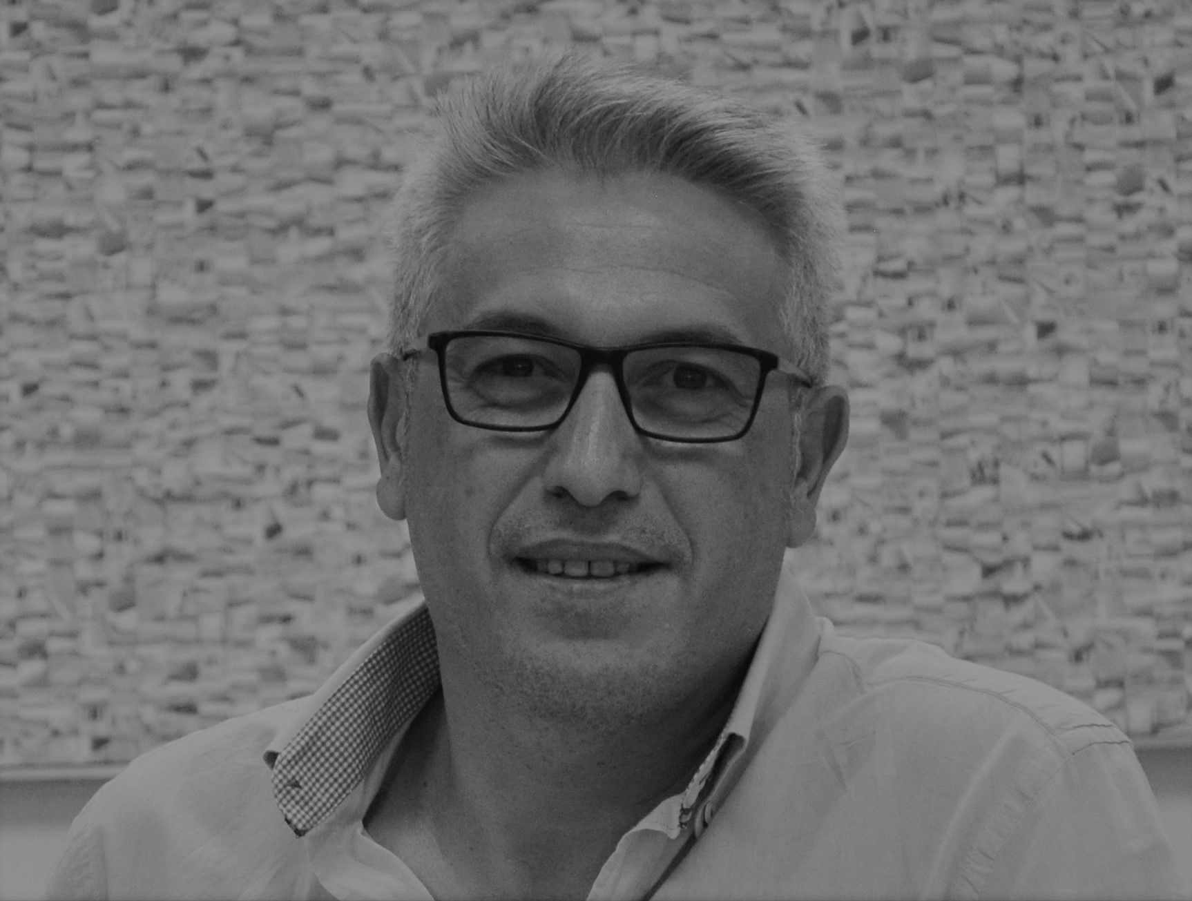 Mondo Ignacio Mercado Grande Blanco y Negro